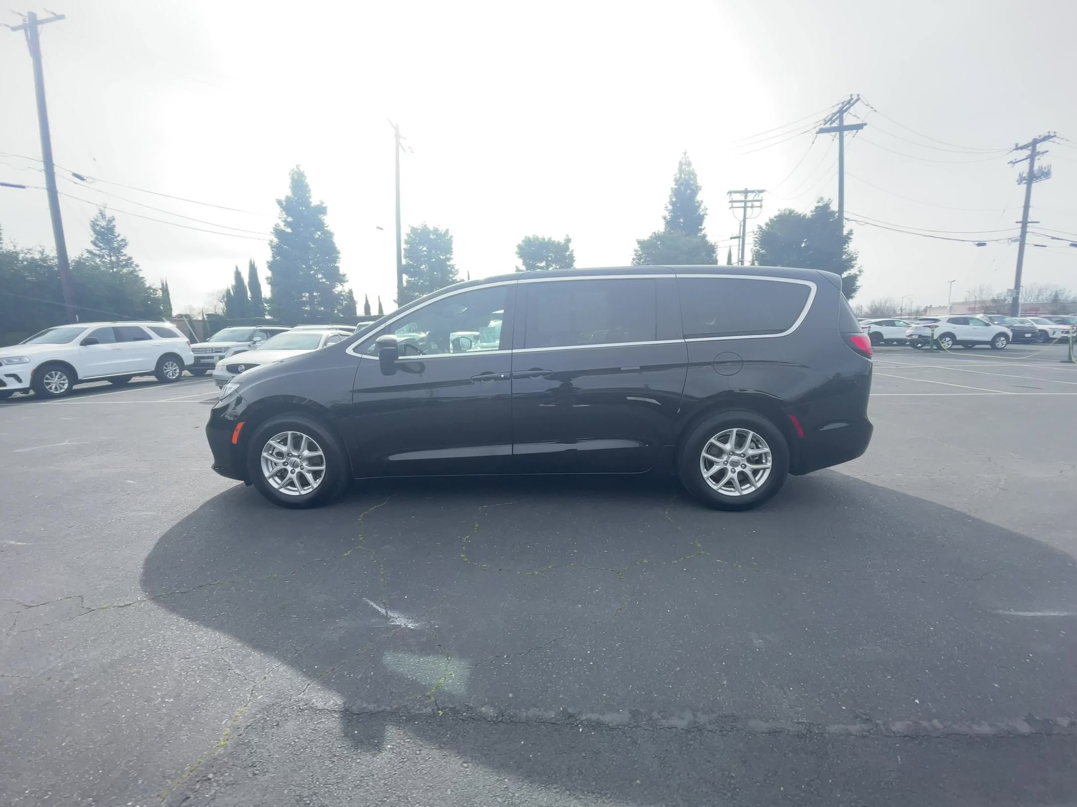 Thumbnail: 2025 Chrysler Pacifica - 12