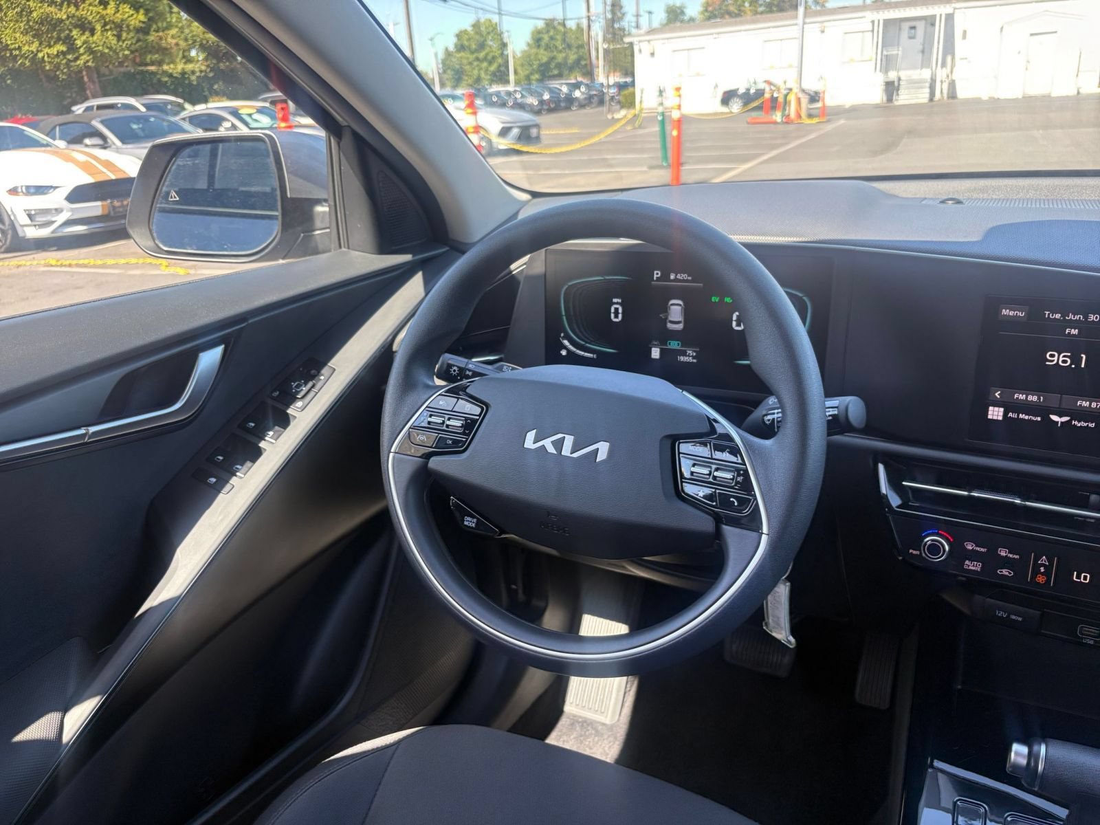 Thumbnail: 2026 Kia Niro - 32