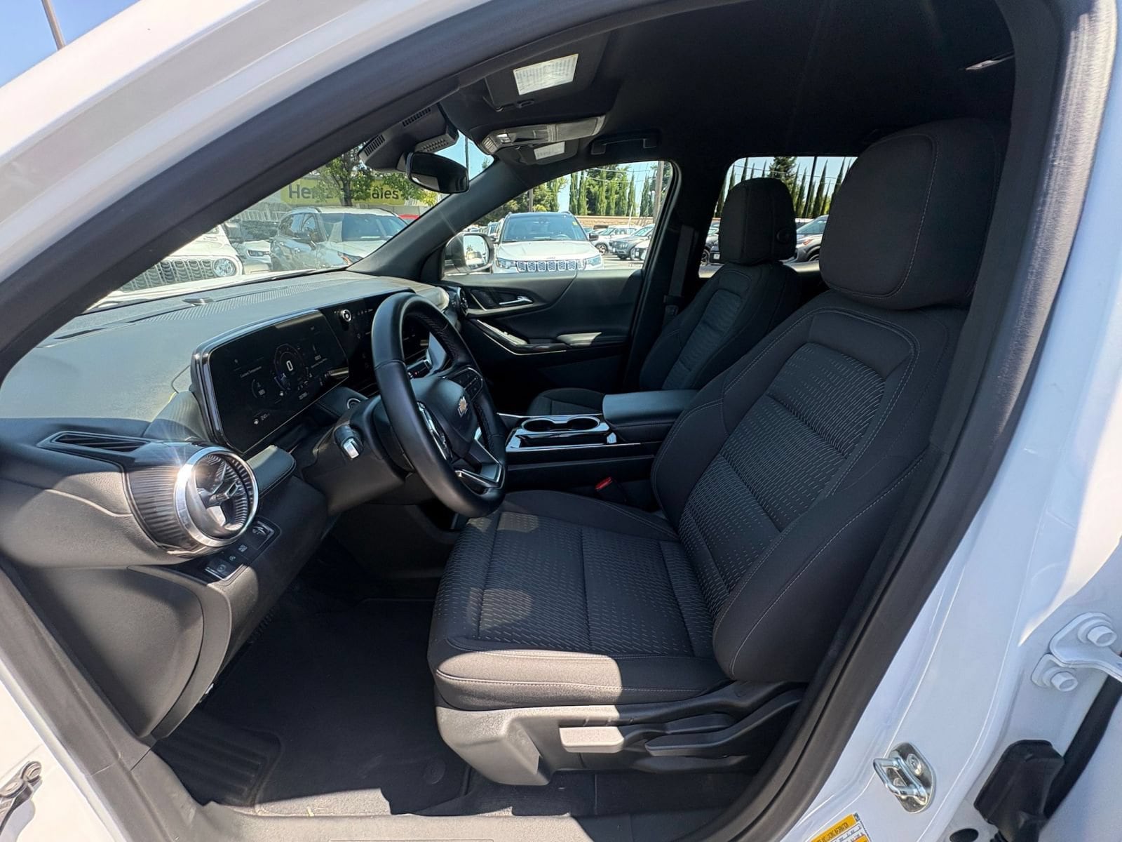 Thumbnail: 2025 Chevrolet Equinox - 27
