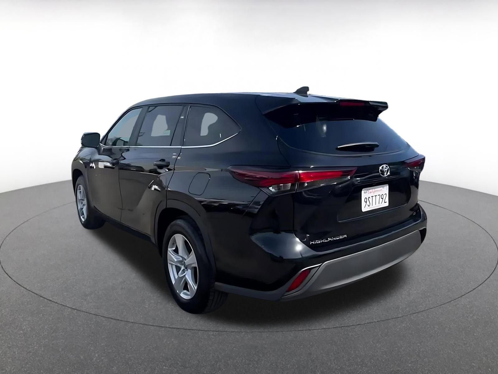 Thumbnail: 2025 Toyota Highlander - 11