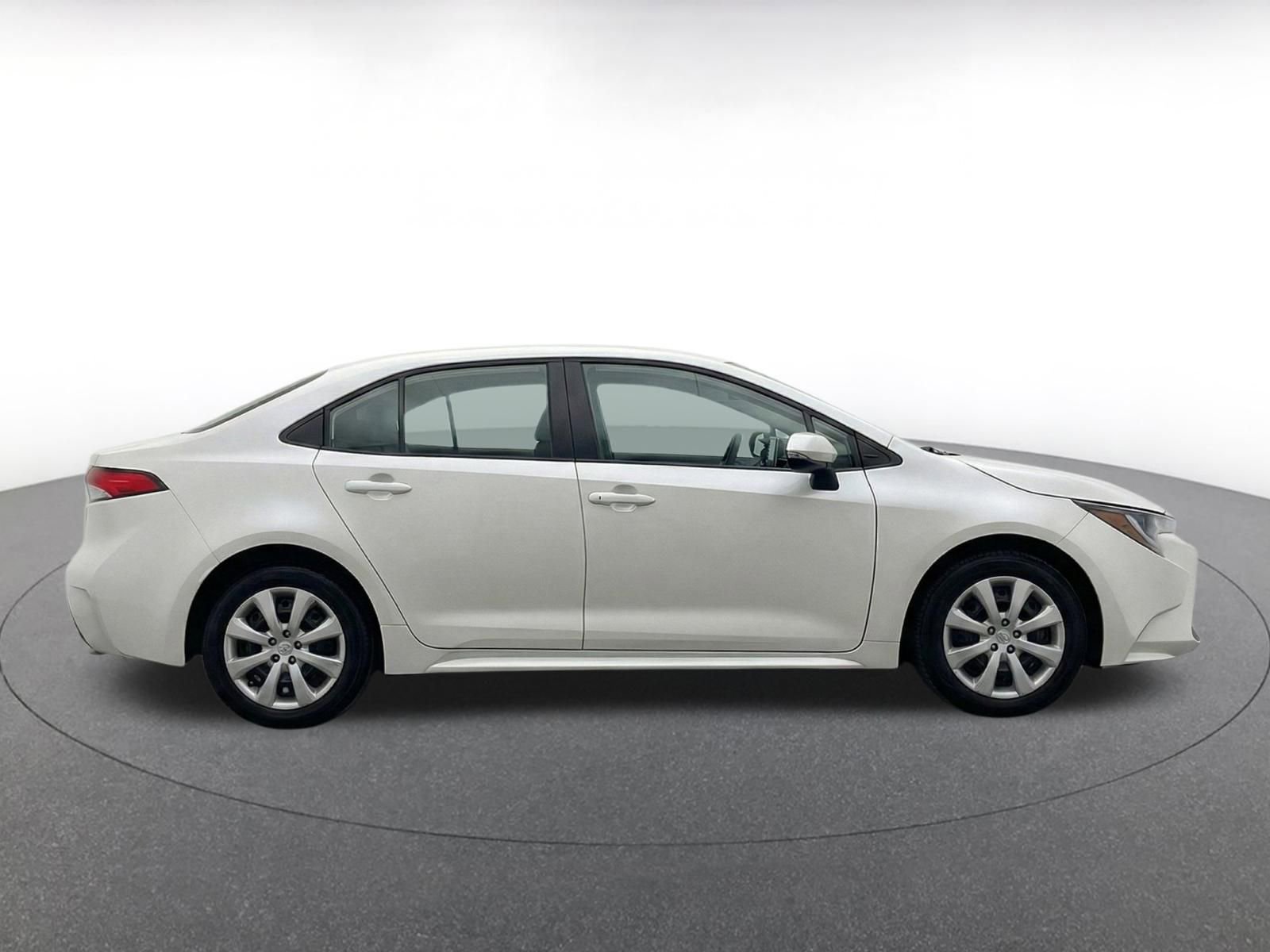 Thumbnail: 2025 Toyota Corolla - 10