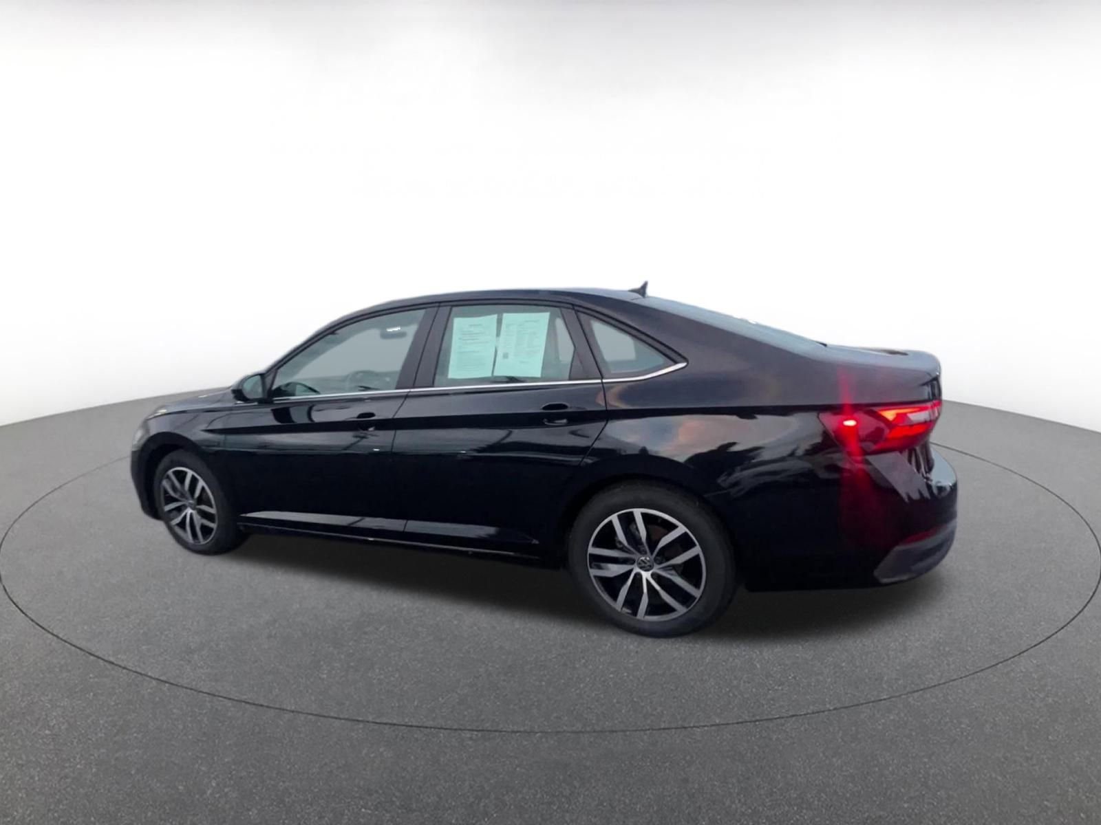 Thumbnail: 2025 Volkswagen Jetta - 10