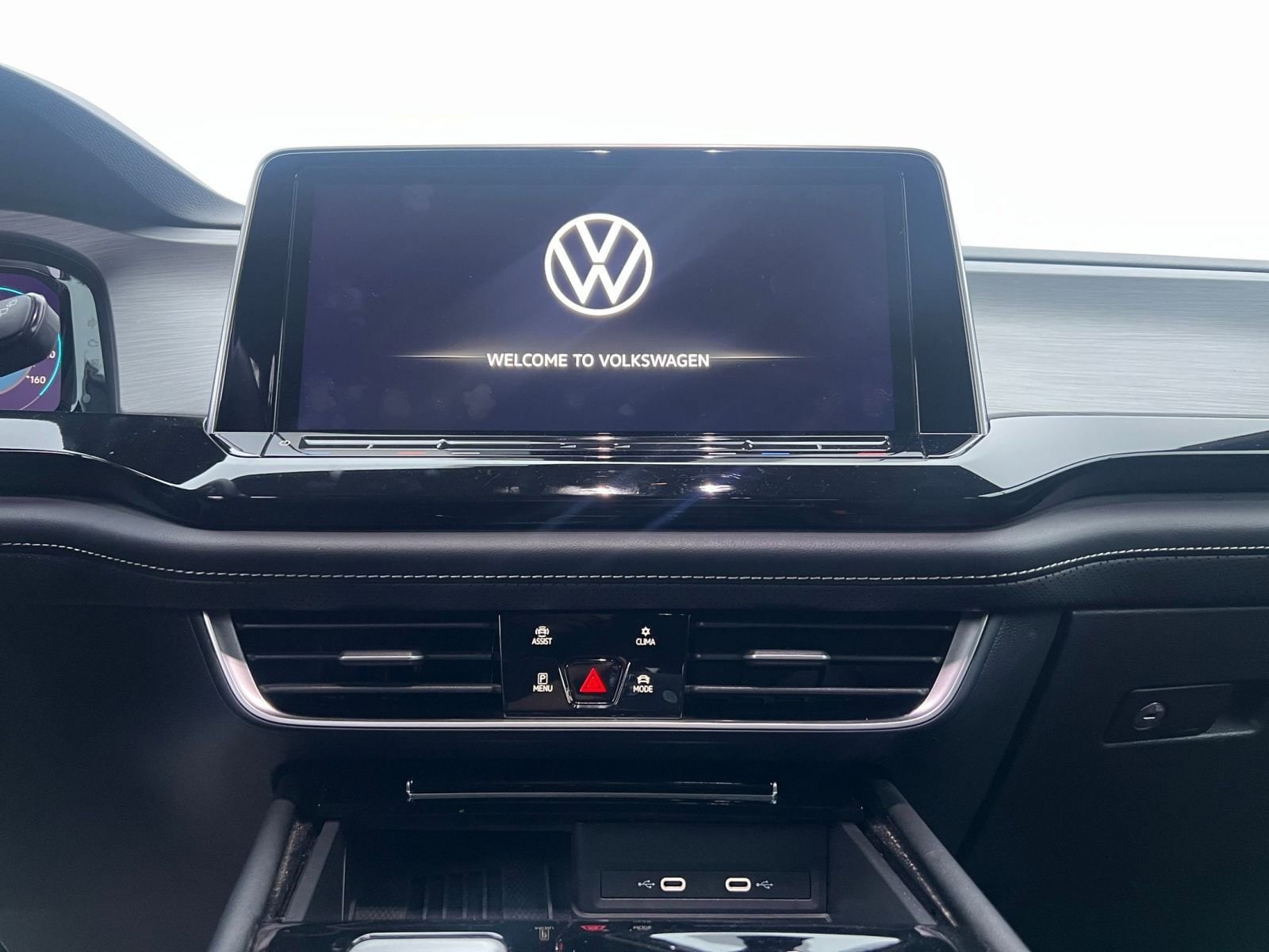 Thumbnail: 2025 Volkswagen Atlas - 18