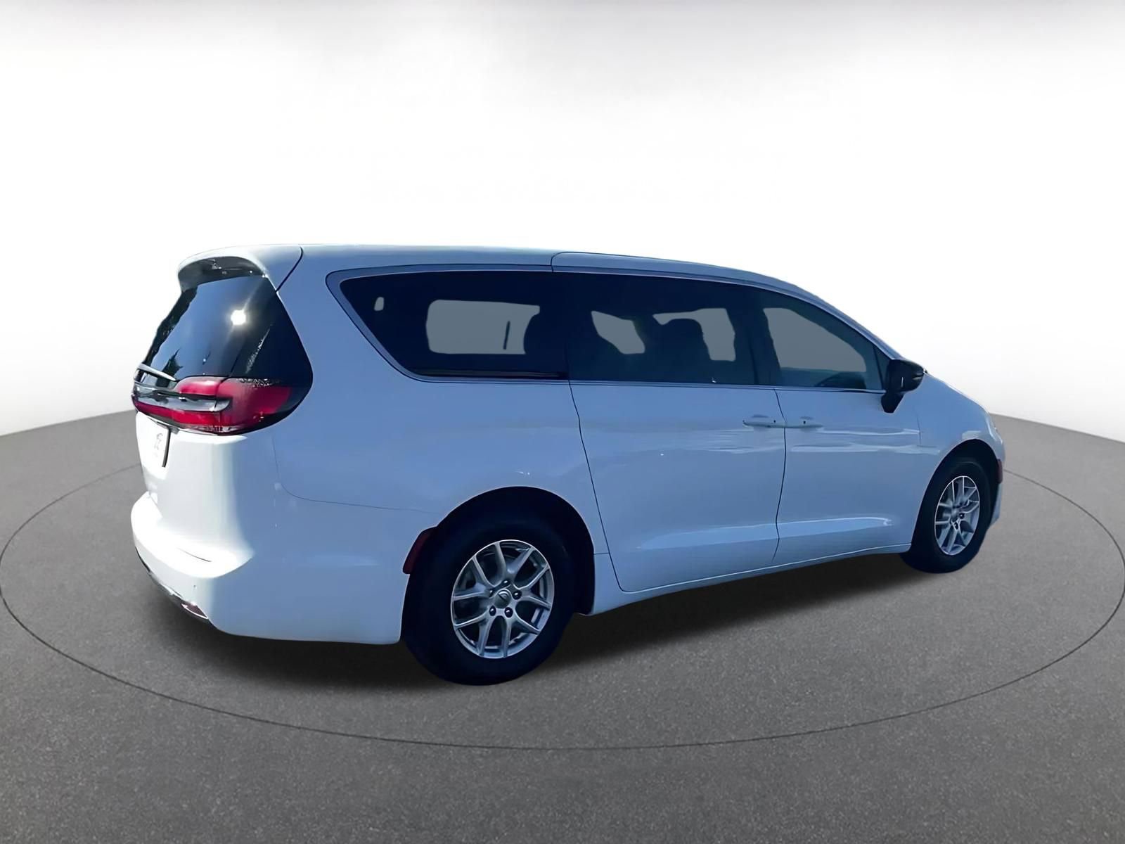 Thumbnail: 2025 Chrysler Pacifica - 15