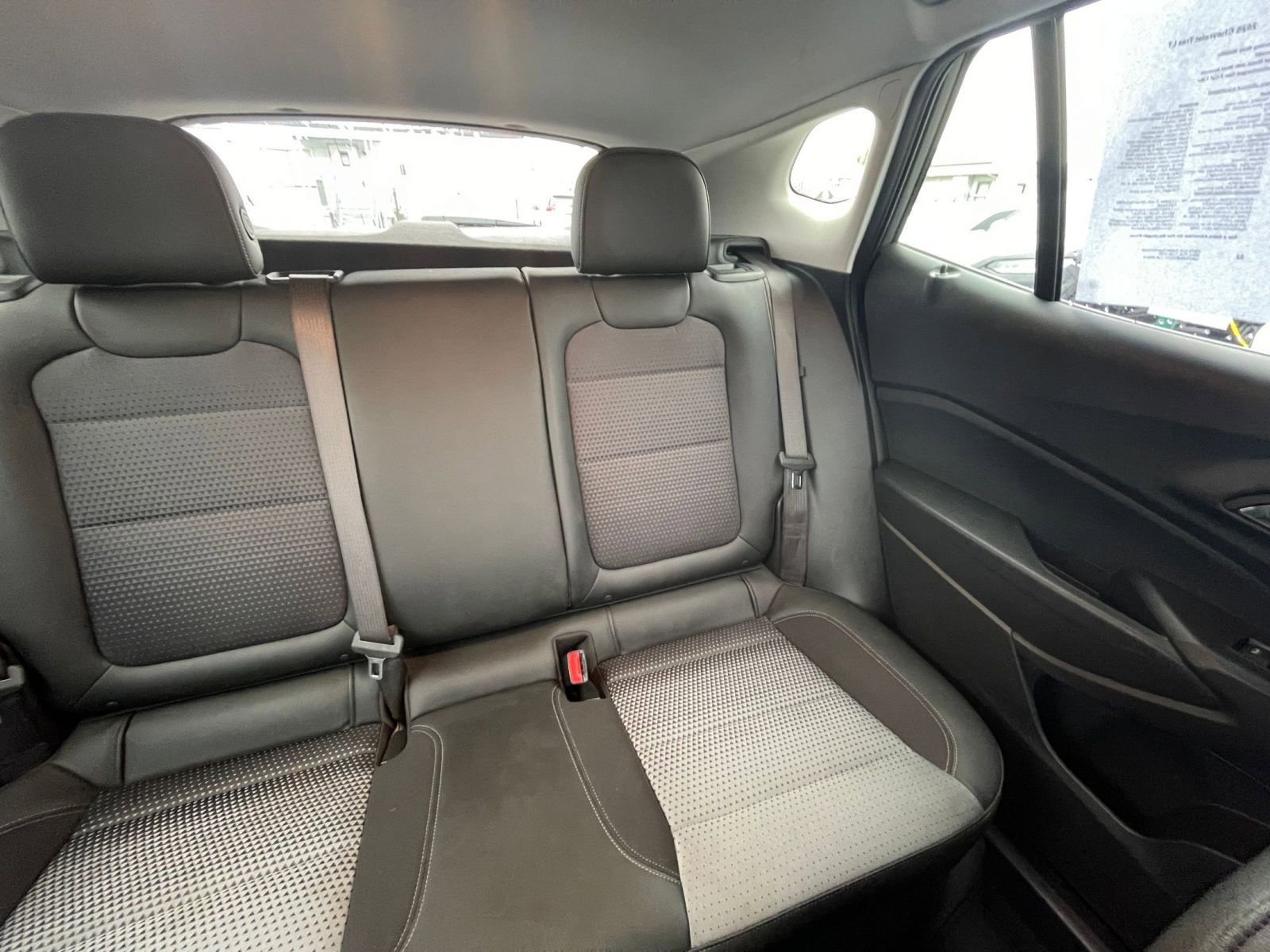 Thumbnail: 2025 Chevrolet Trax - 32