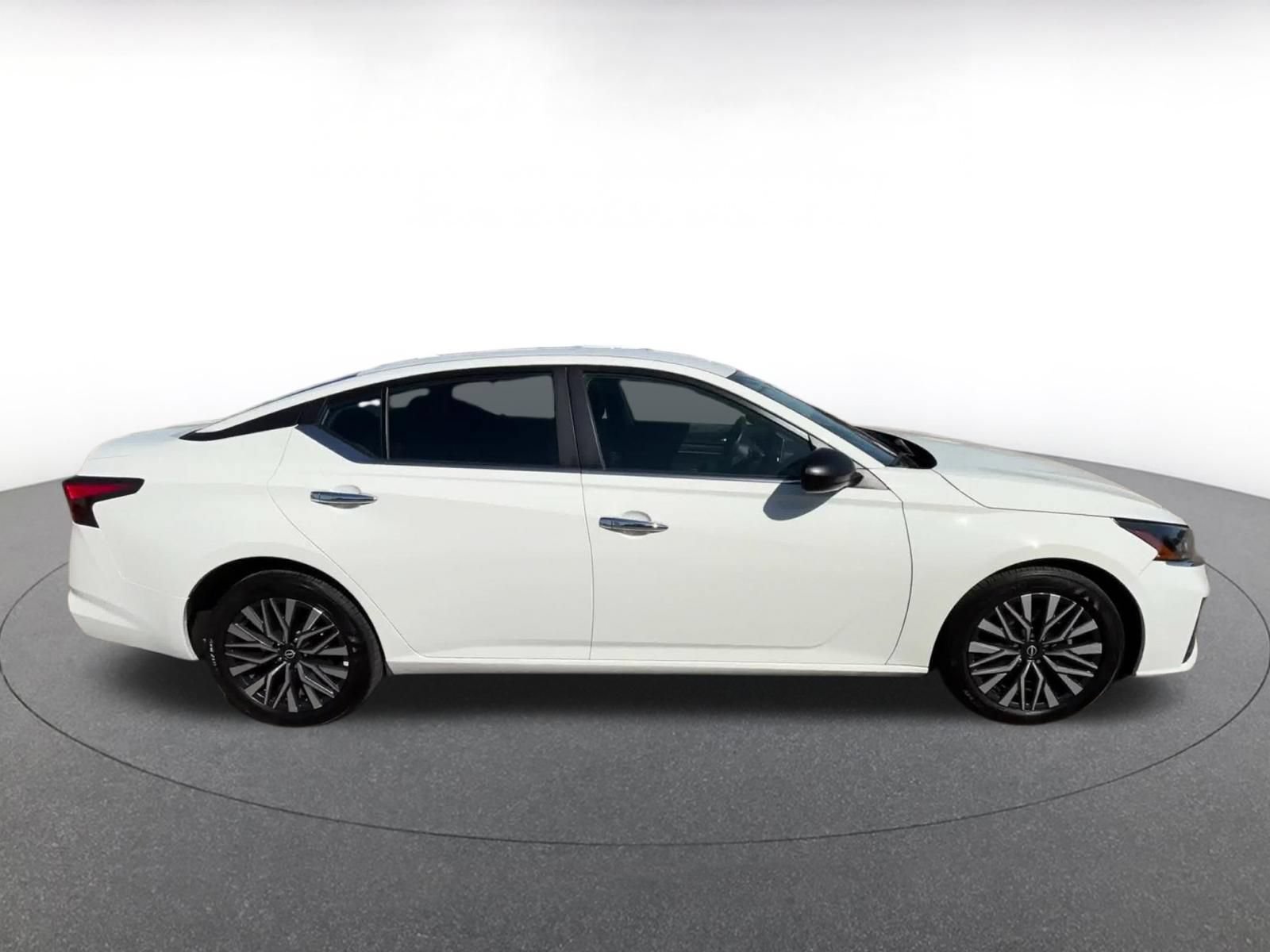 Thumbnail: 2025 Nissan Altima - 16