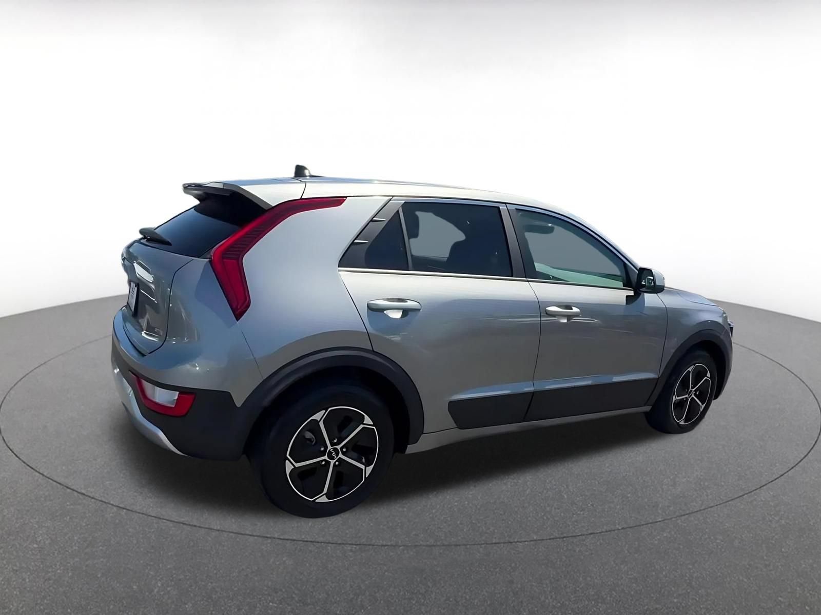 Thumbnail: 2026 Kia Niro - 14