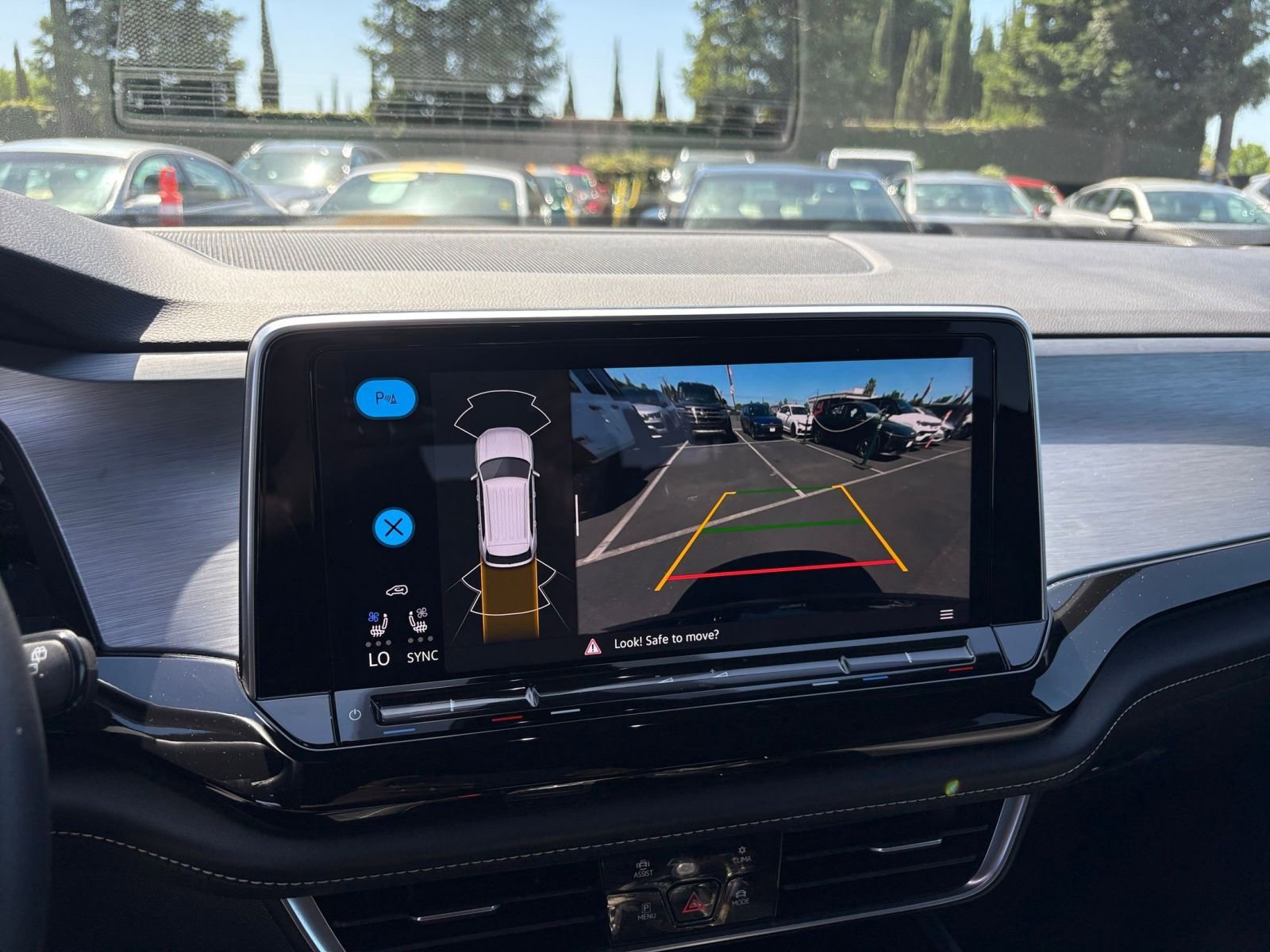 Thumbnail: 2025 Volkswagen Atlas - 27