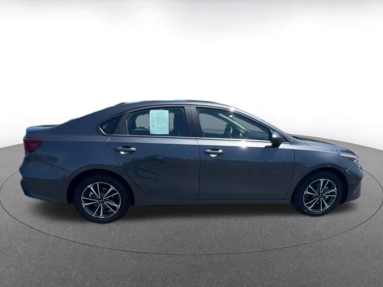 Thumbnail: 2024 Kia Forte - 16