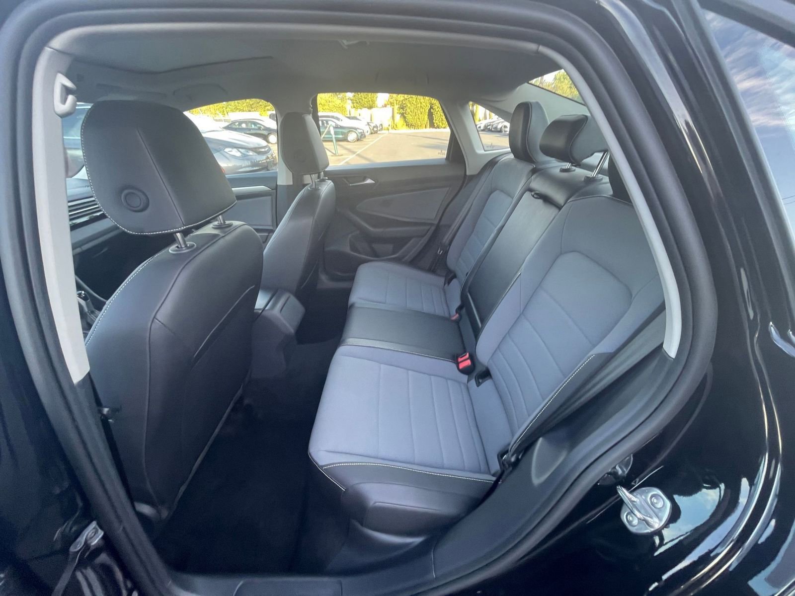 Thumbnail: 2025 Volkswagen Jetta - 24