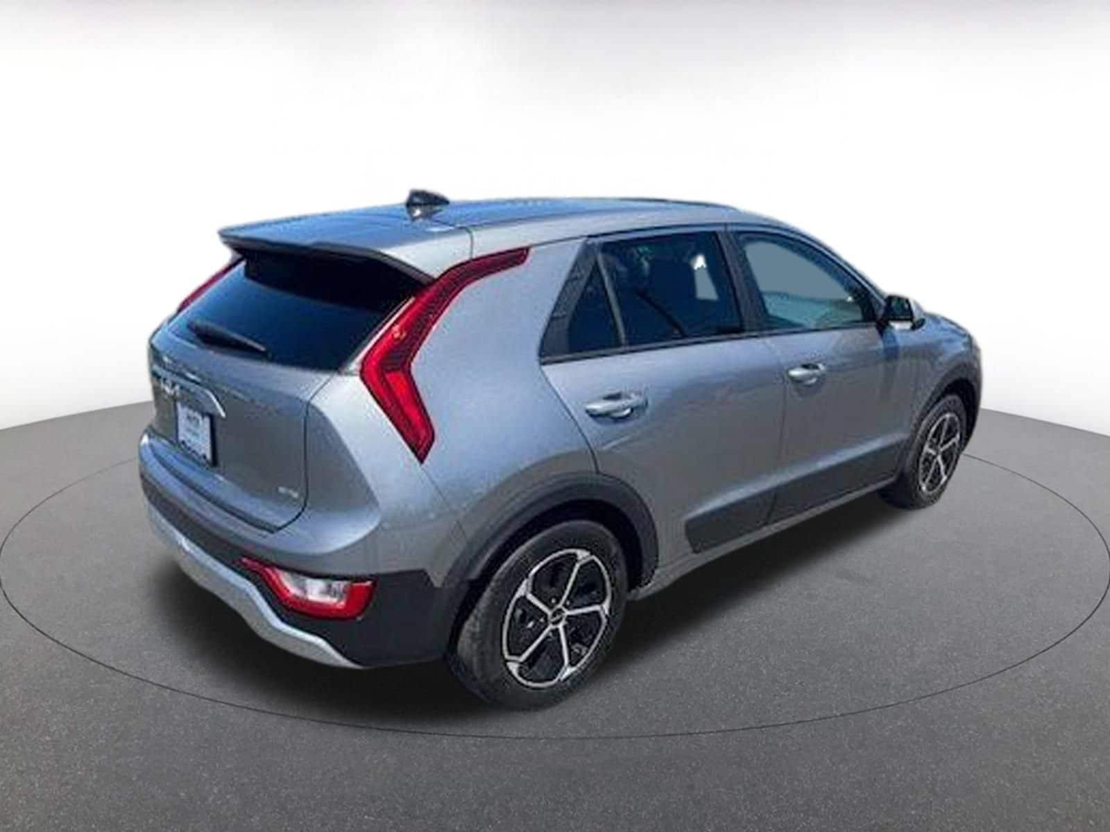 Thumbnail: 2026 Kia Niro - 4