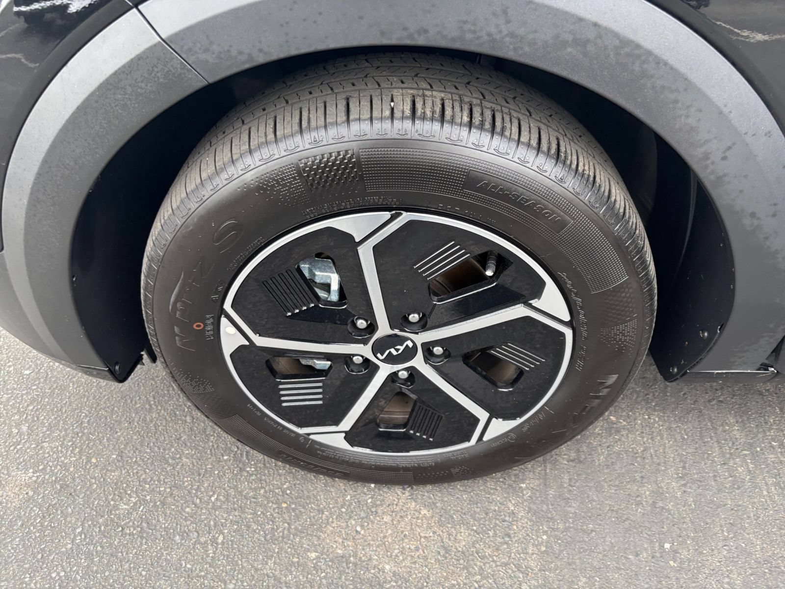 Thumbnail: 2026 Kia Niro - 28