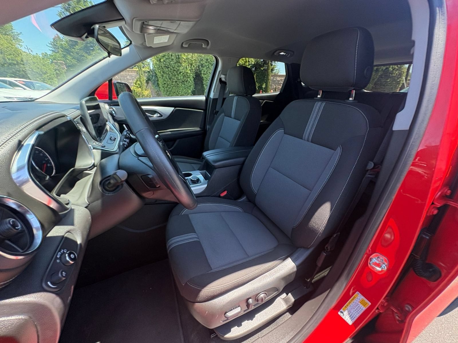 Thumbnail: 2025 Chevrolet Blazer - 33