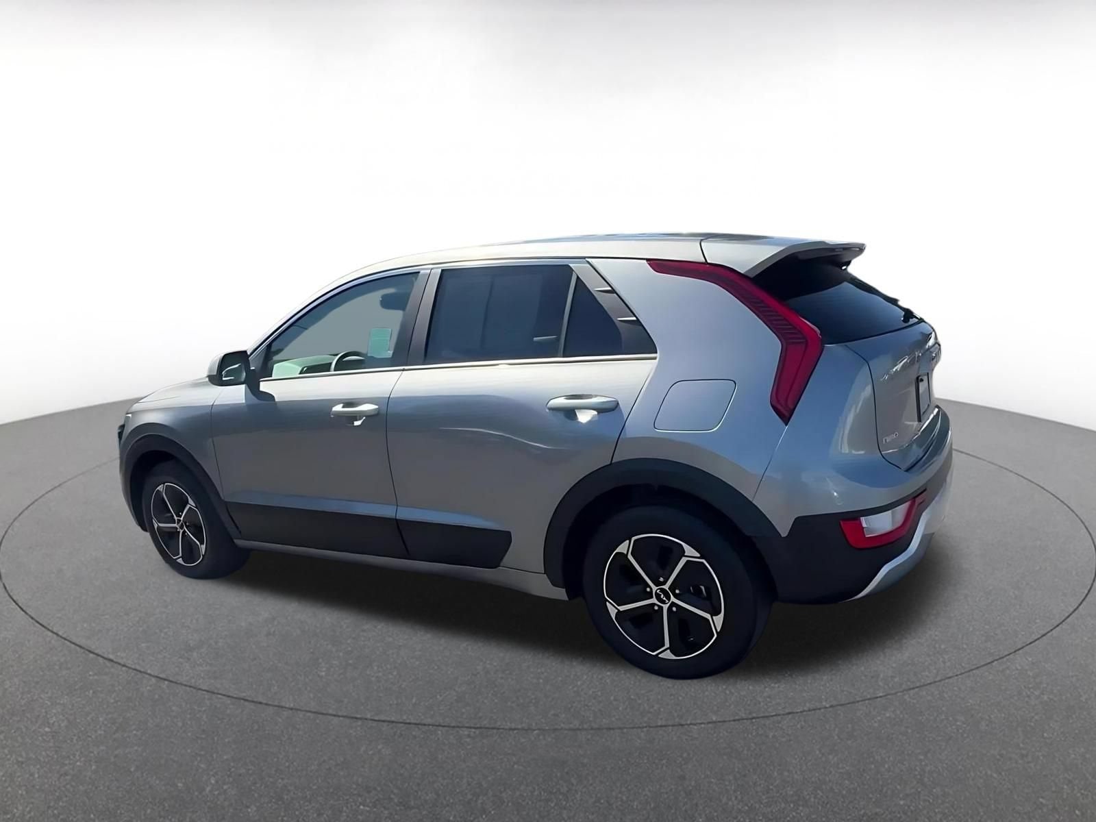 Thumbnail: 2026 Kia Niro - 10