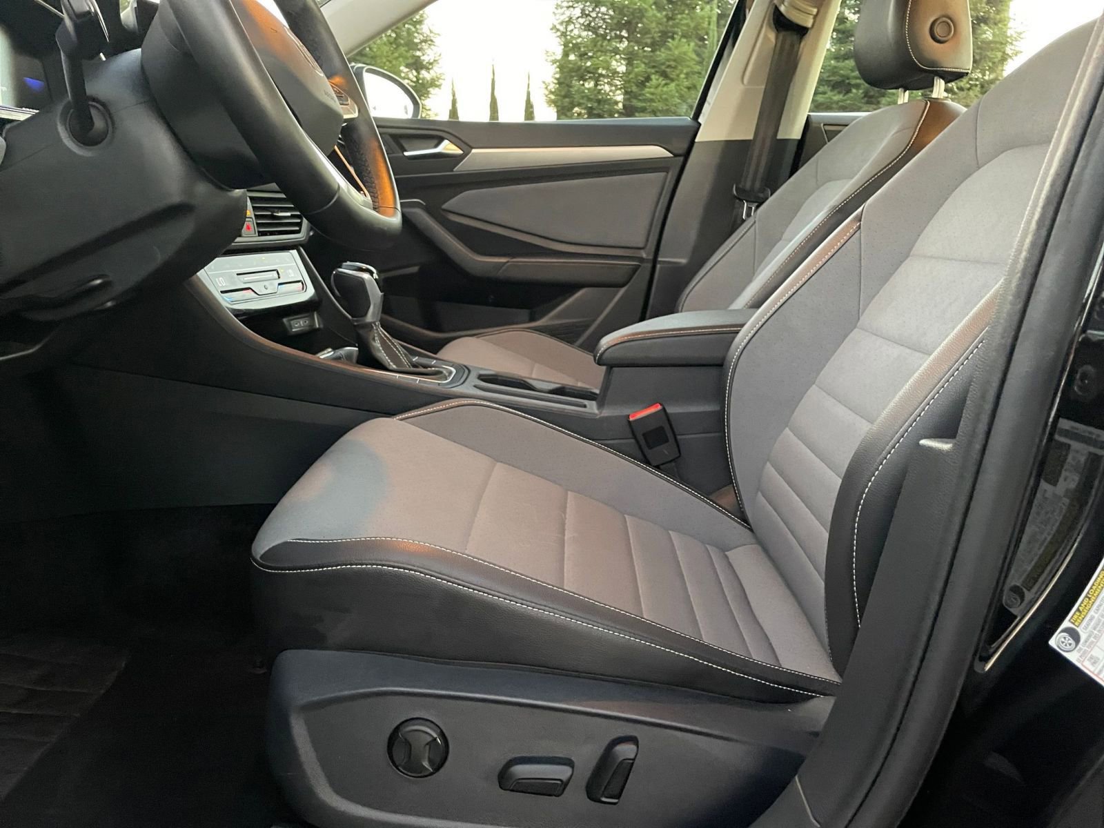 Thumbnail: 2025 Volkswagen Jetta - 22