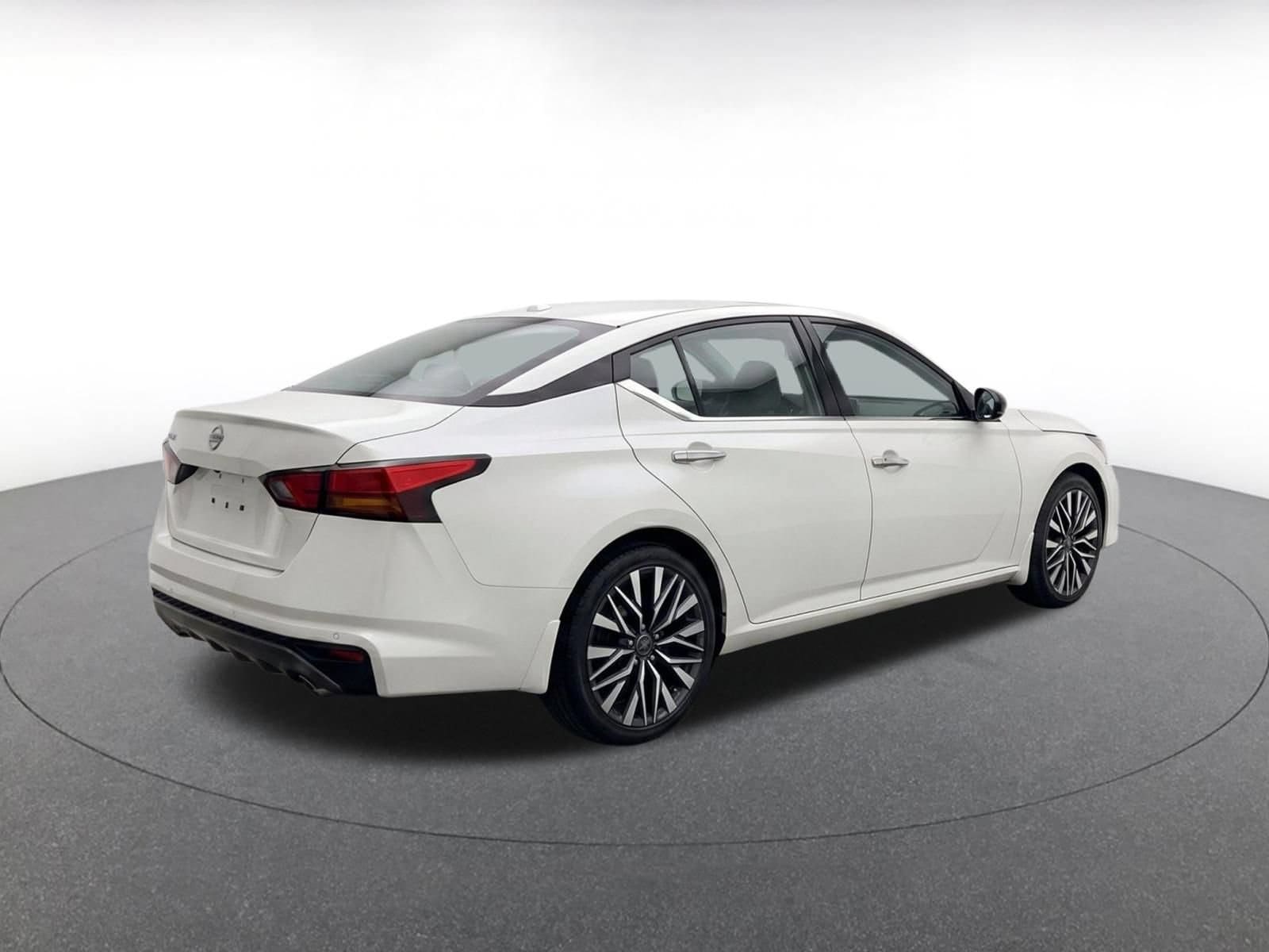 Thumbnail: 2025 Nissan Altima - 10