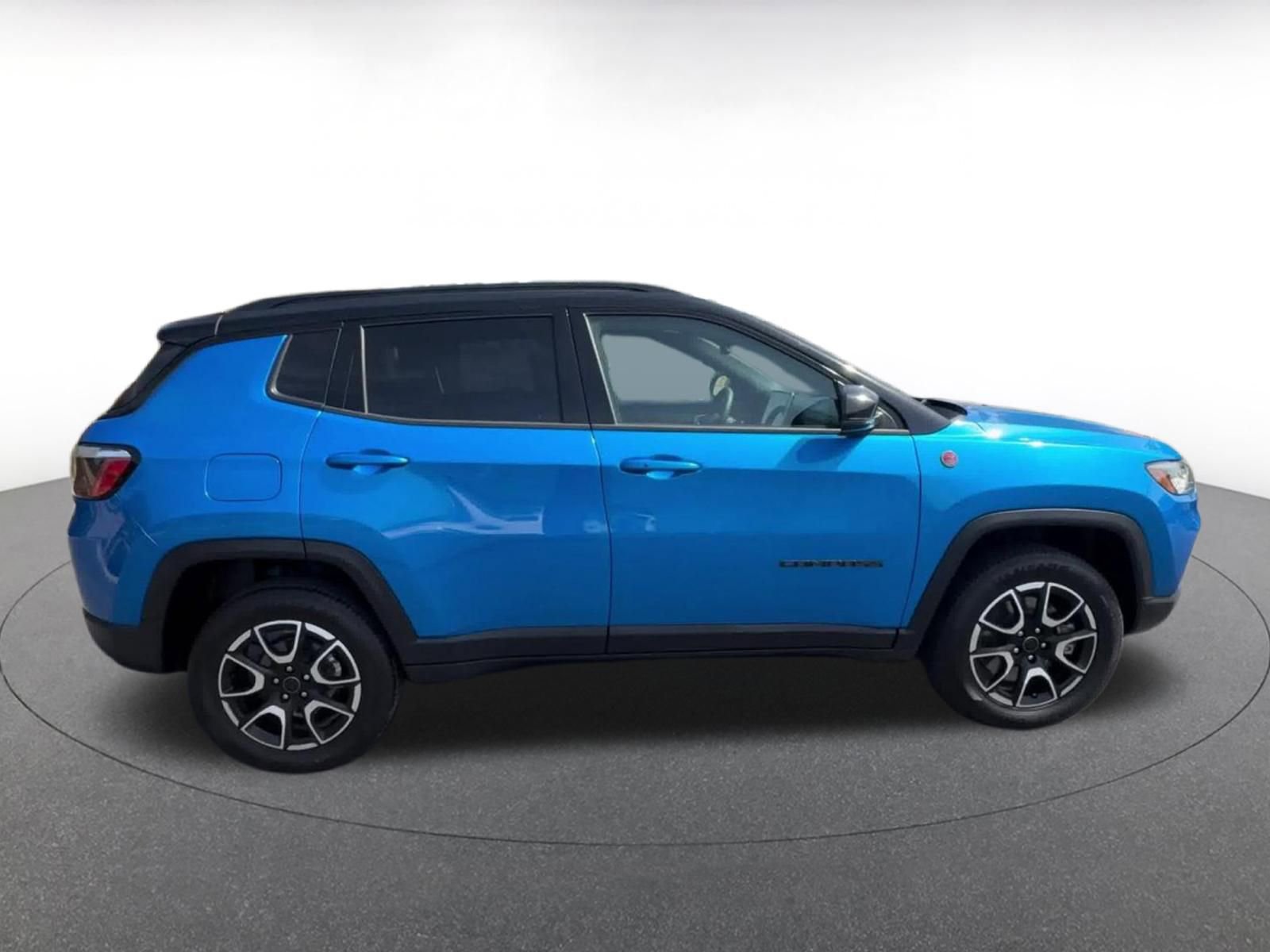 Thumbnail: 2025 Jeep Compass - 16