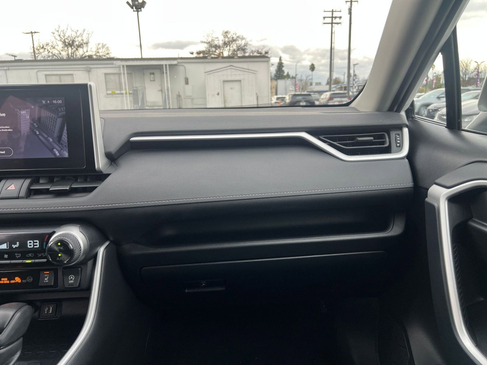 Thumbnail: 2025 Toyota RAV4 - 35