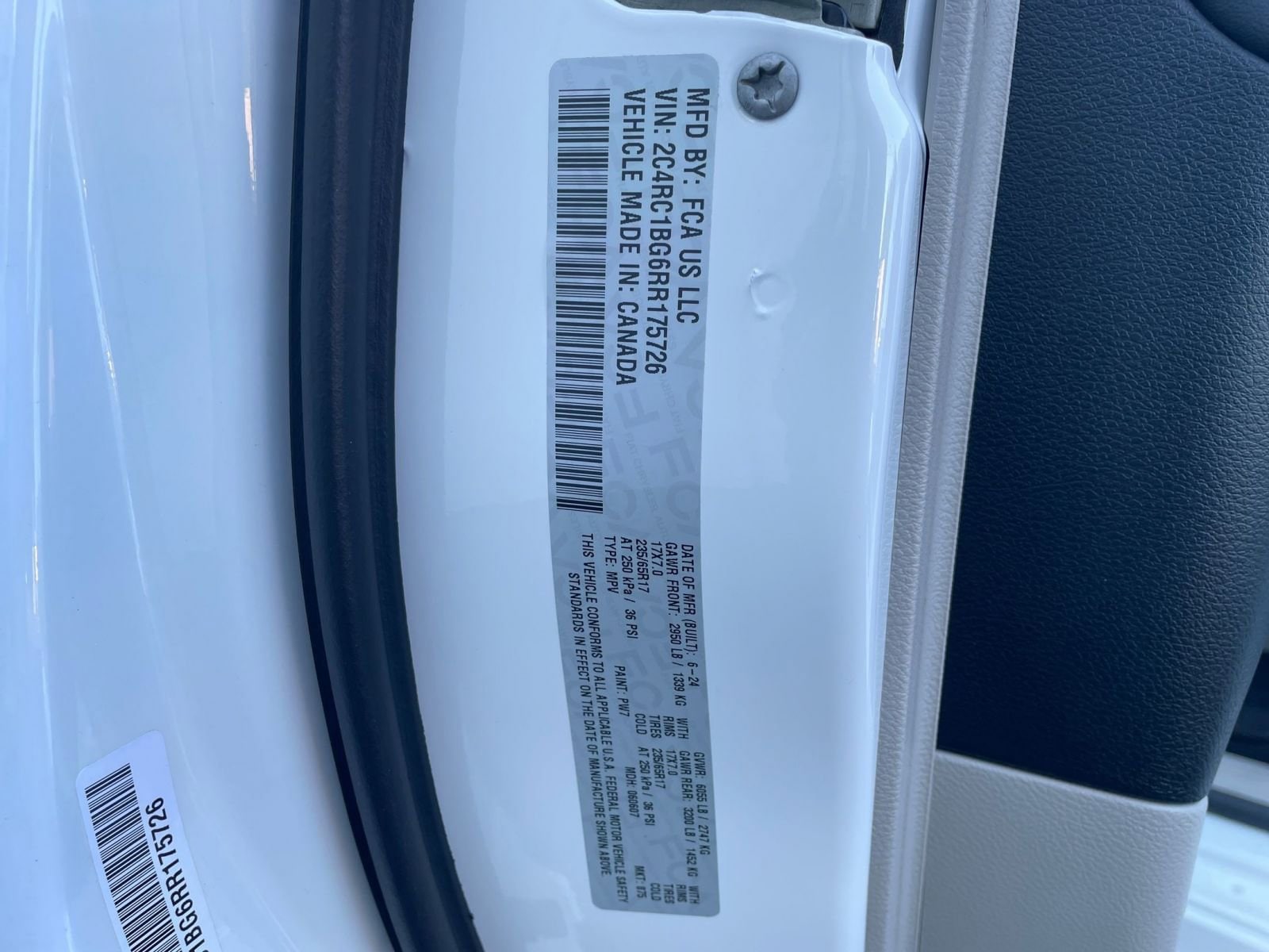 Thumbnail: 2024 Chrysler Pacifica - 30