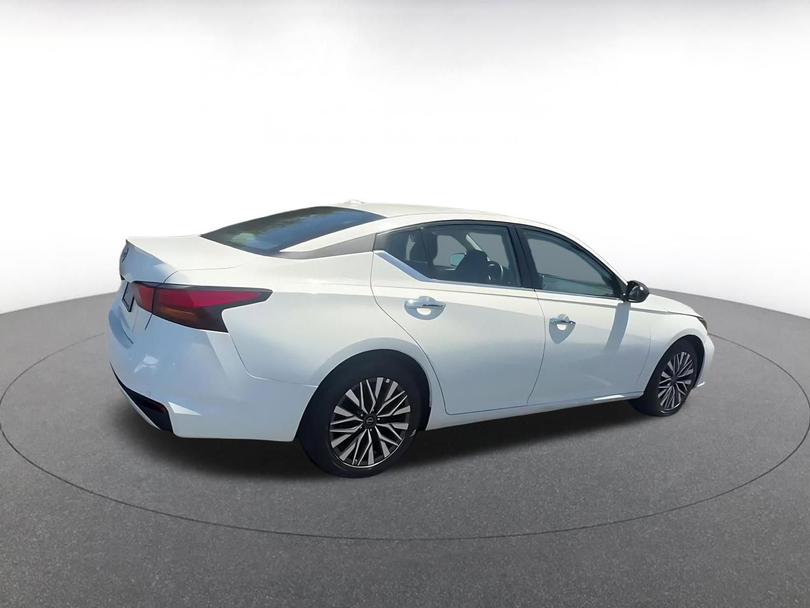 Thumbnail: 2025 Nissan Altima - 14