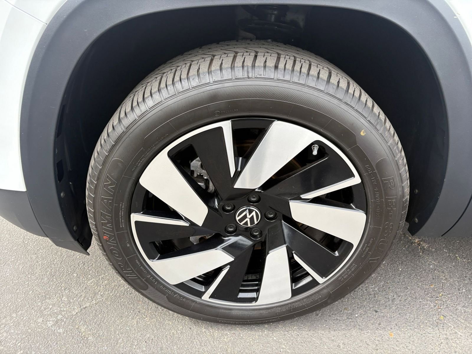 Thumbnail: 2025 Volkswagen Atlas - 33