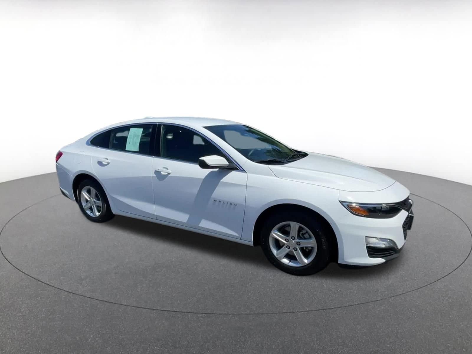 Thumbnail: 2024 Chevrolet Malibu - 2