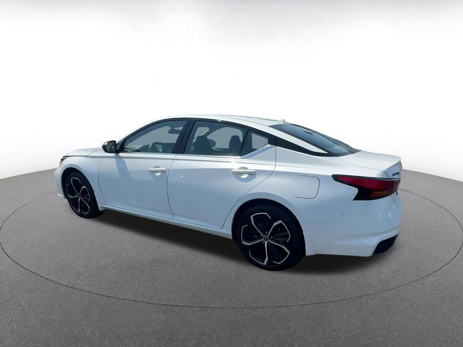 Thumbnail: 2024 Nissan Altima - 10