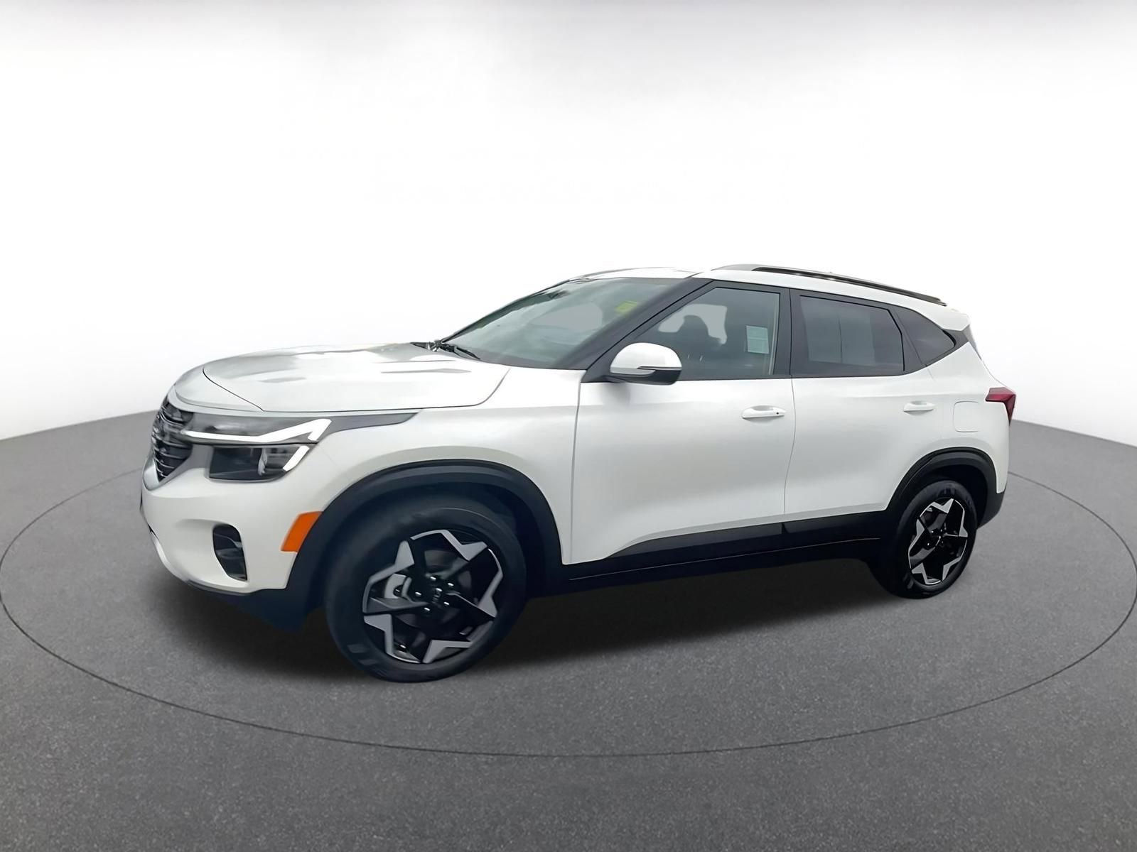 Thumbnail: 2025 Kia Seltos - 8