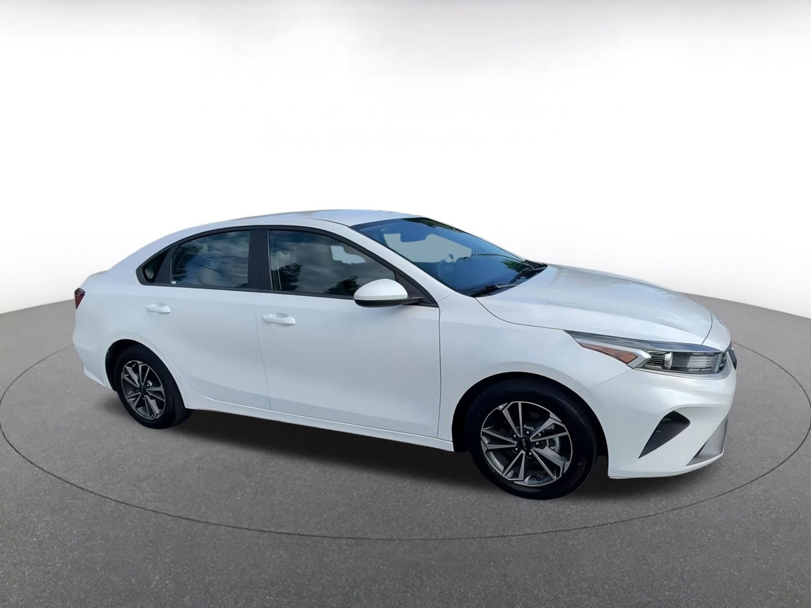 Thumbnail: 2024 Kia Forte - 2