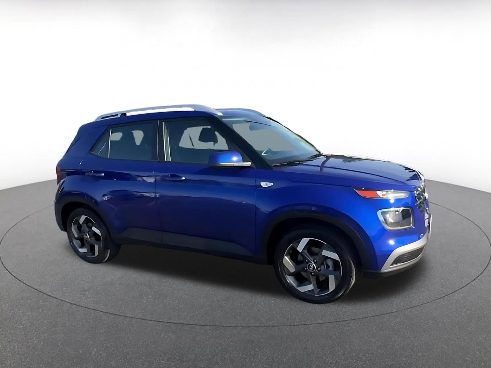 Thumbnail: 2025 Hyundai Venue - 2