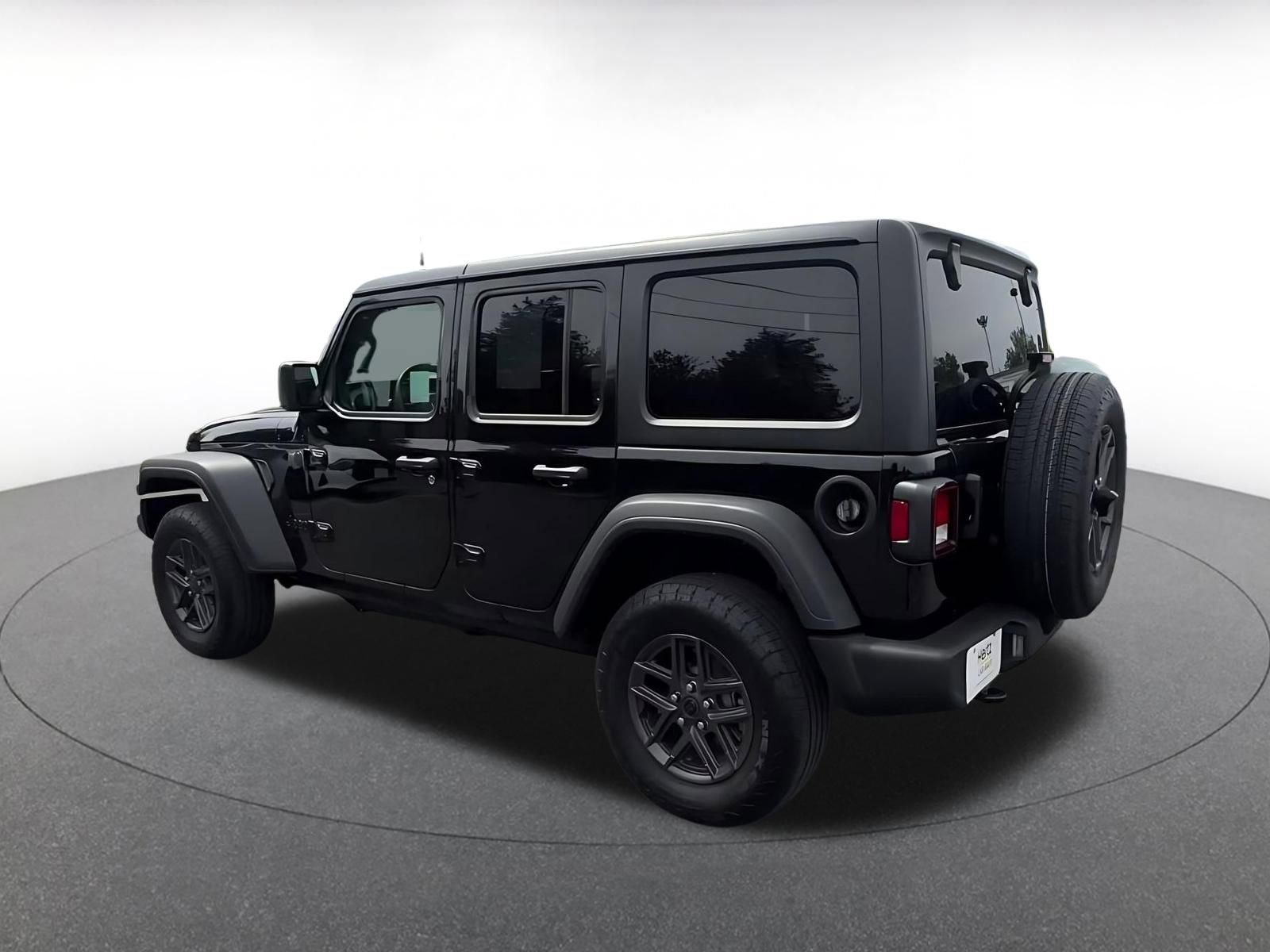 Thumbnail: 2025 Jeep Wrangler - 10