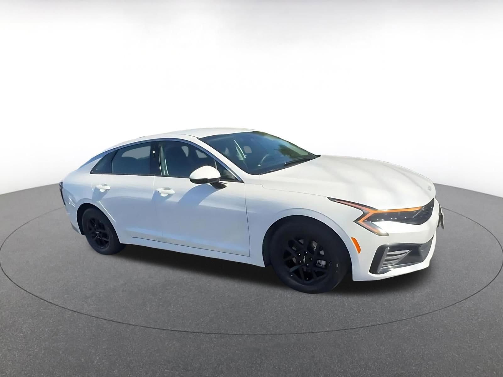 Thumbnail: 2025 Kia K5 - 2