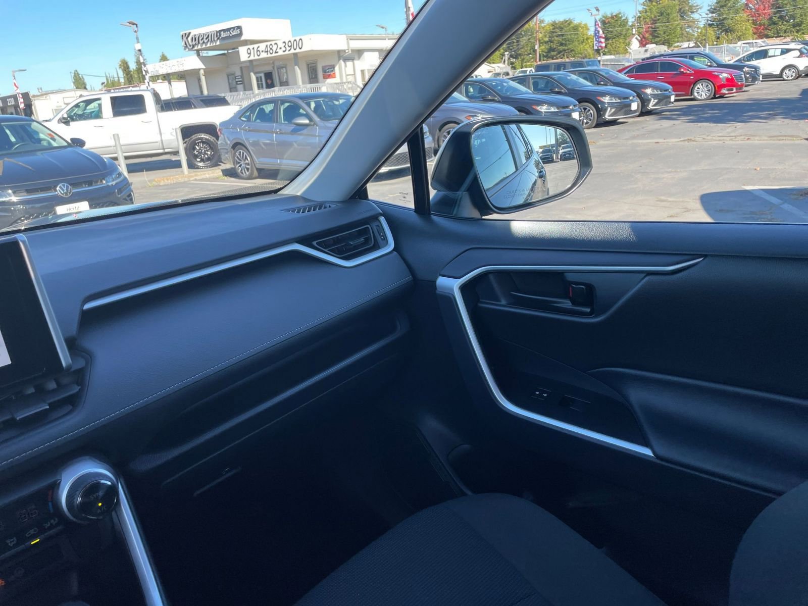 Thumbnail: 2025 Toyota RAV4 - 34