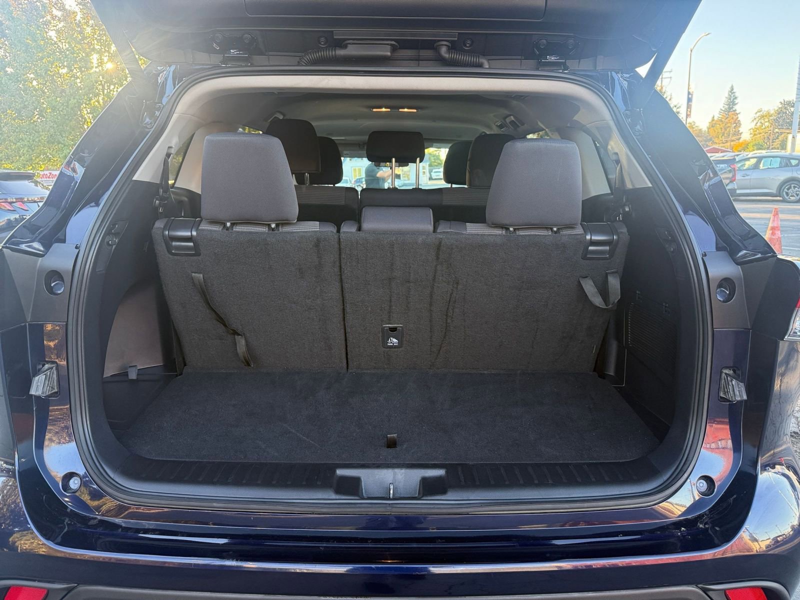 Thumbnail: 2025 Toyota Highlander - 31