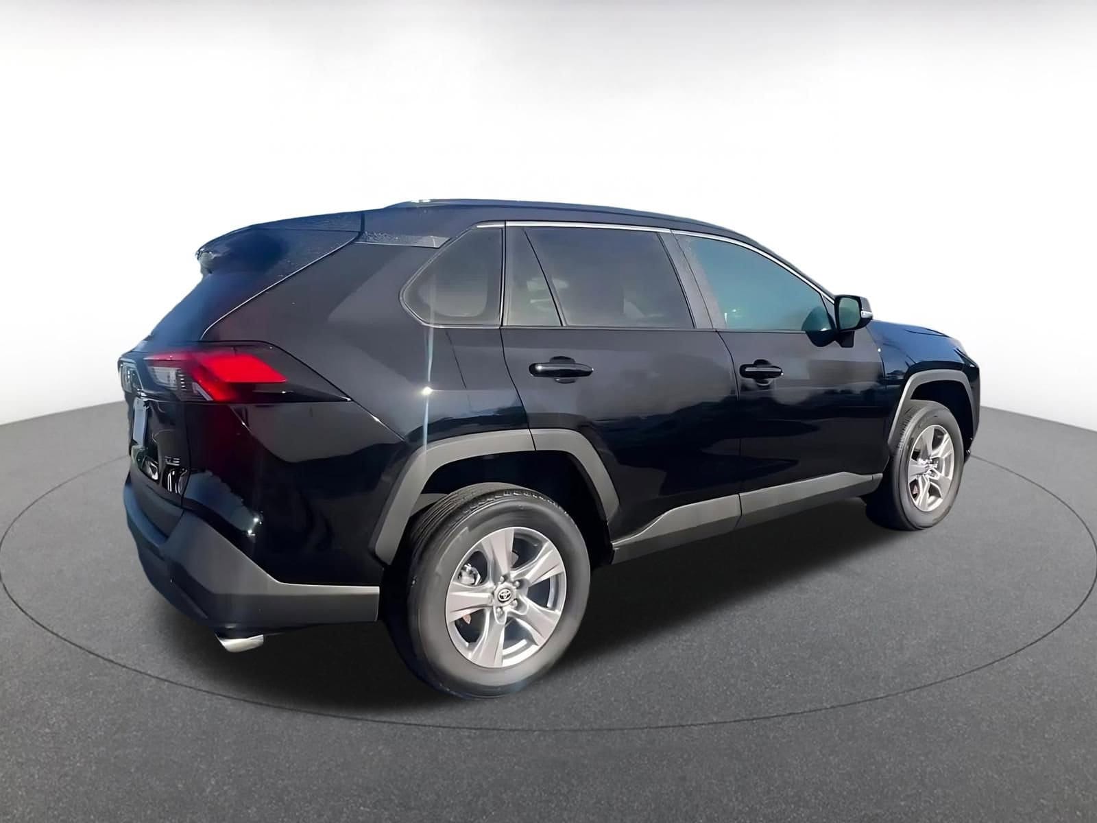 Thumbnail: 2025 Toyota RAV4 - 14