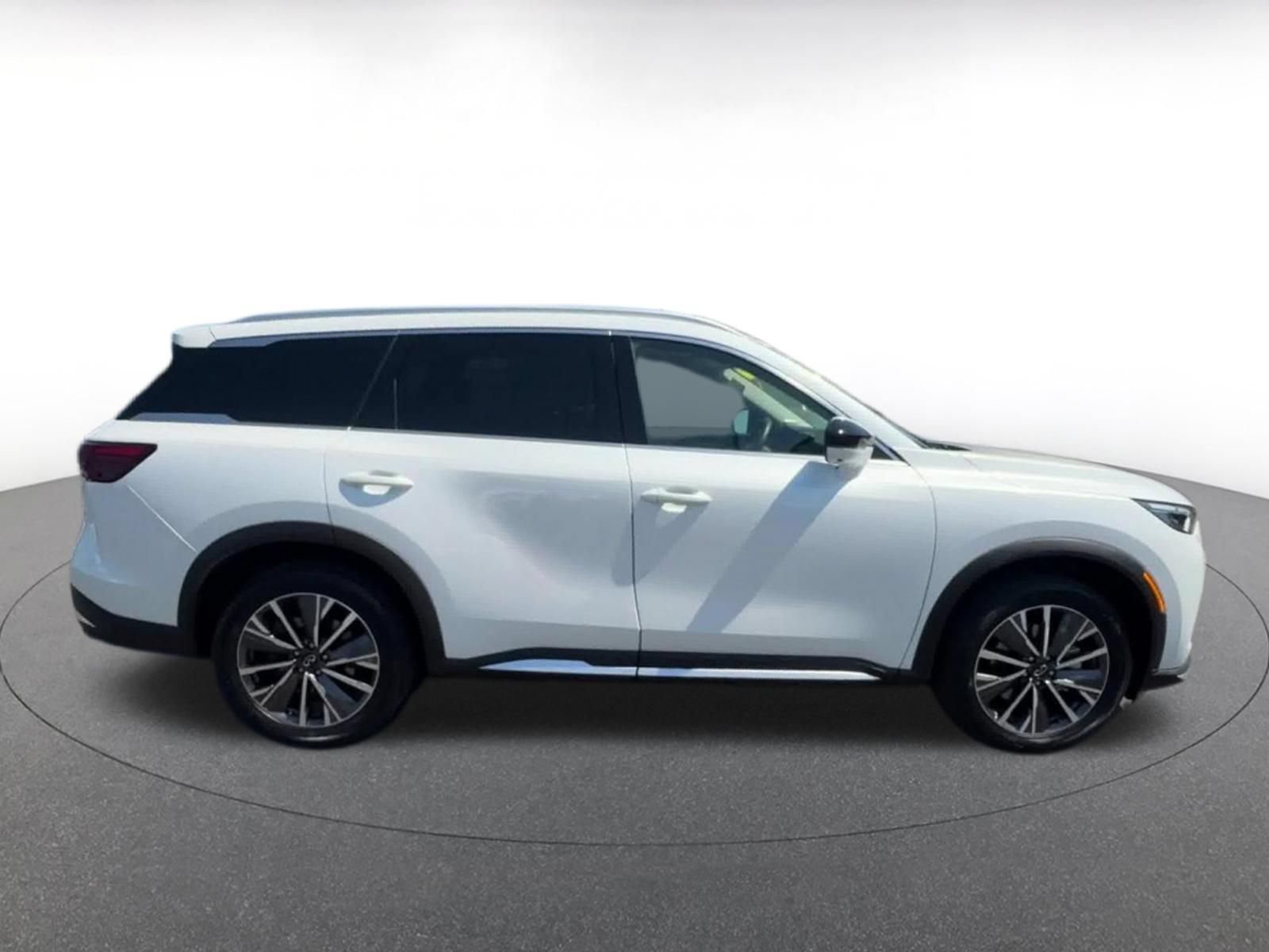 Thumbnail: 2026 INFINITI QX60 - 16
