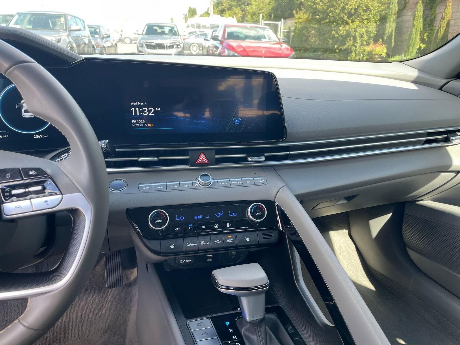 Thumbnail: 2025 Hyundai Elantra - 17