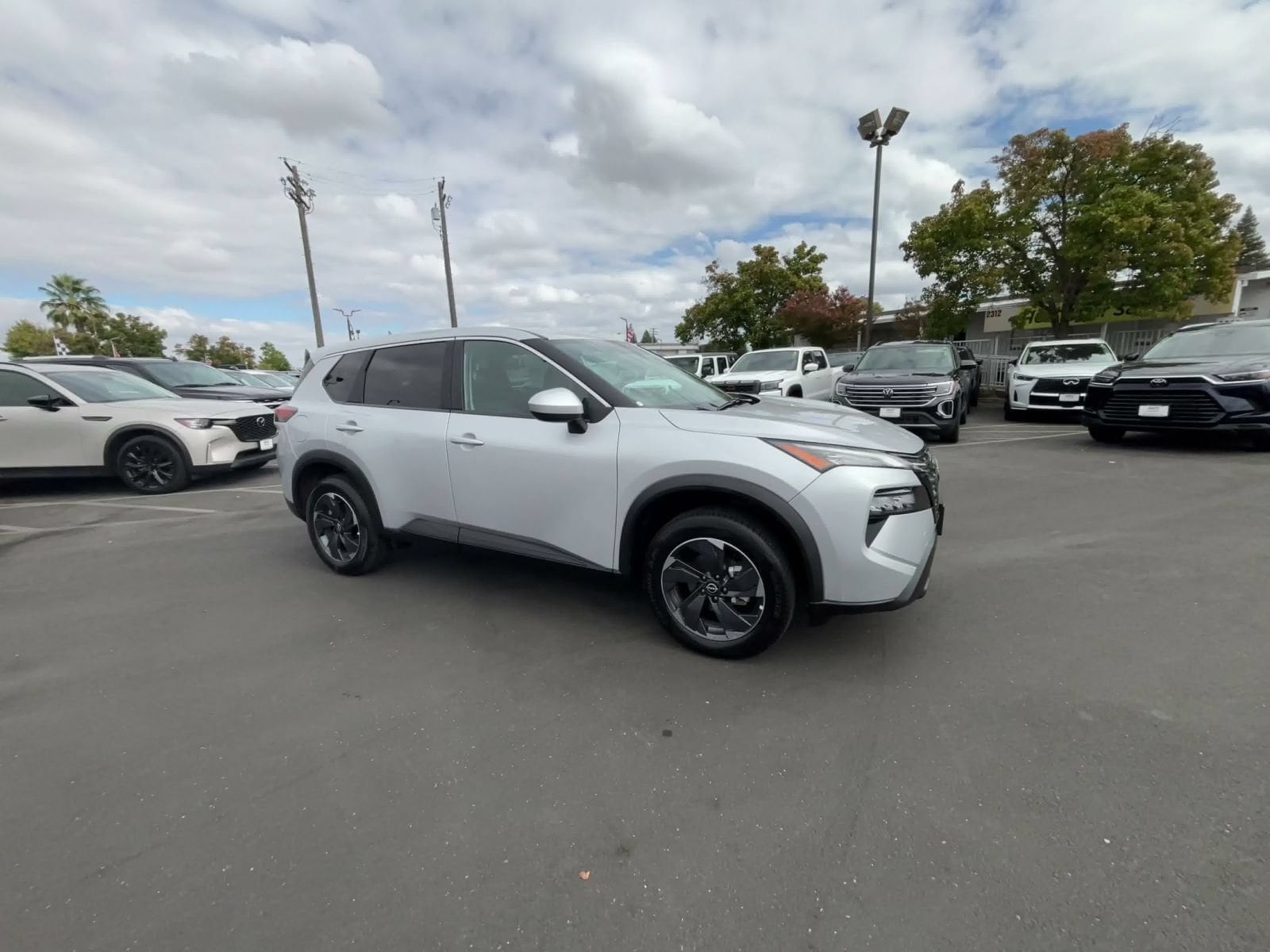Thumbnail: 2025 Nissan Rogue - 2