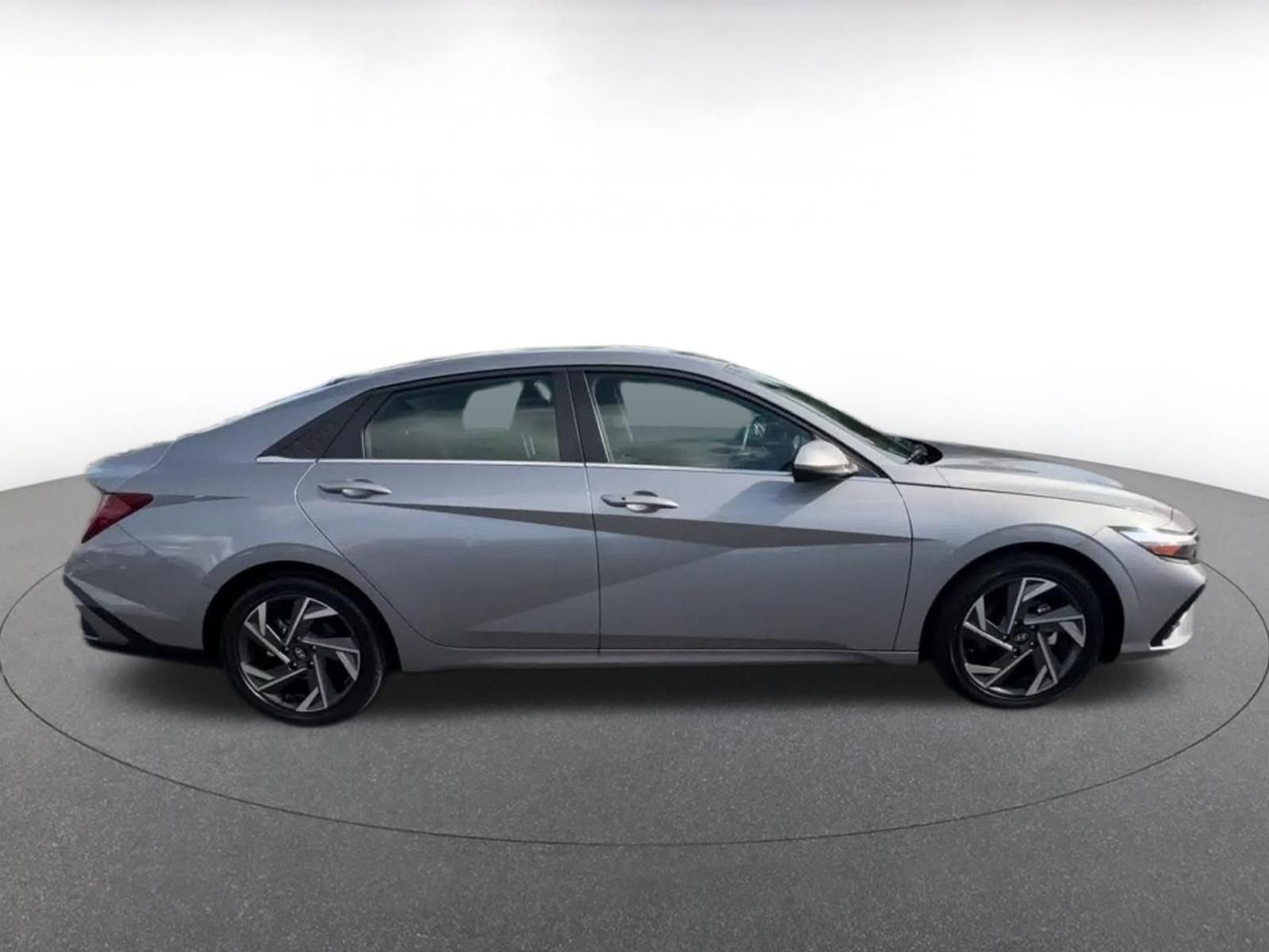 Thumbnail: 2025 Hyundai Elantra - 16