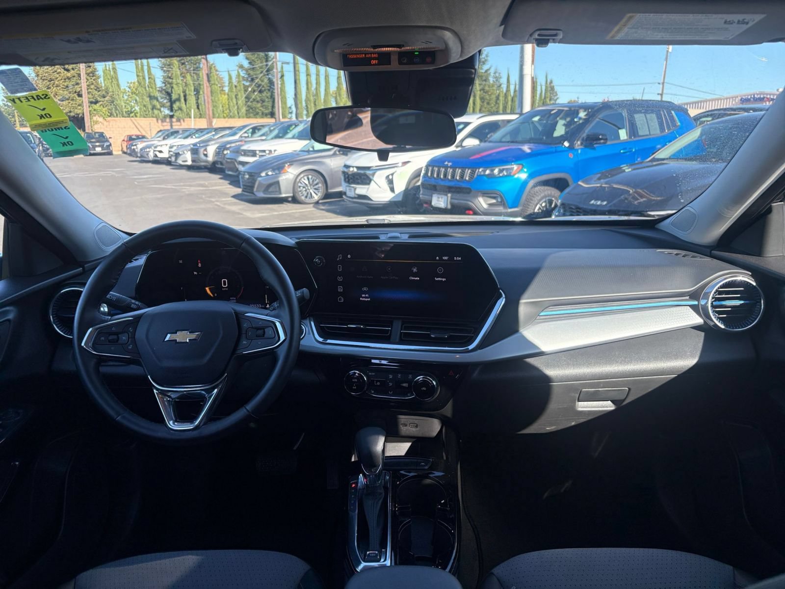Thumbnail: 2025 Chevrolet Trax - 32