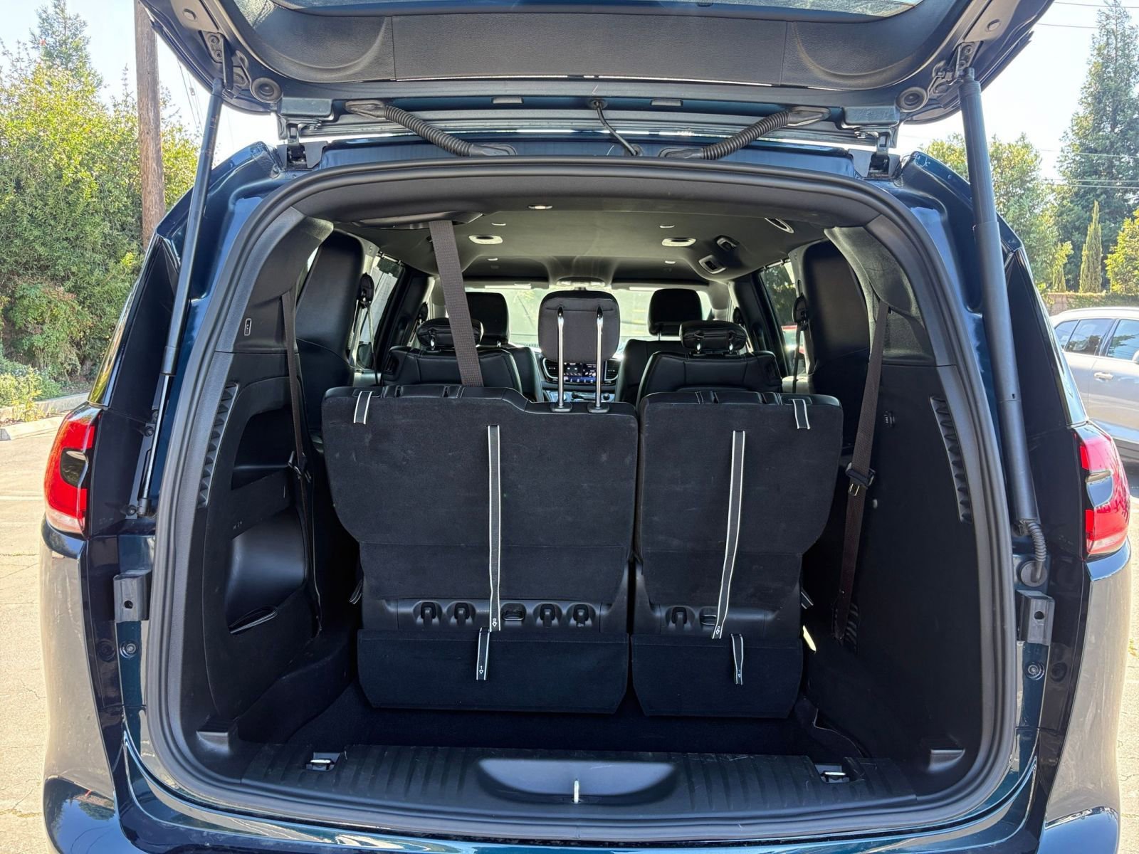 Thumbnail: 2025 Chrysler Pacifica - 34