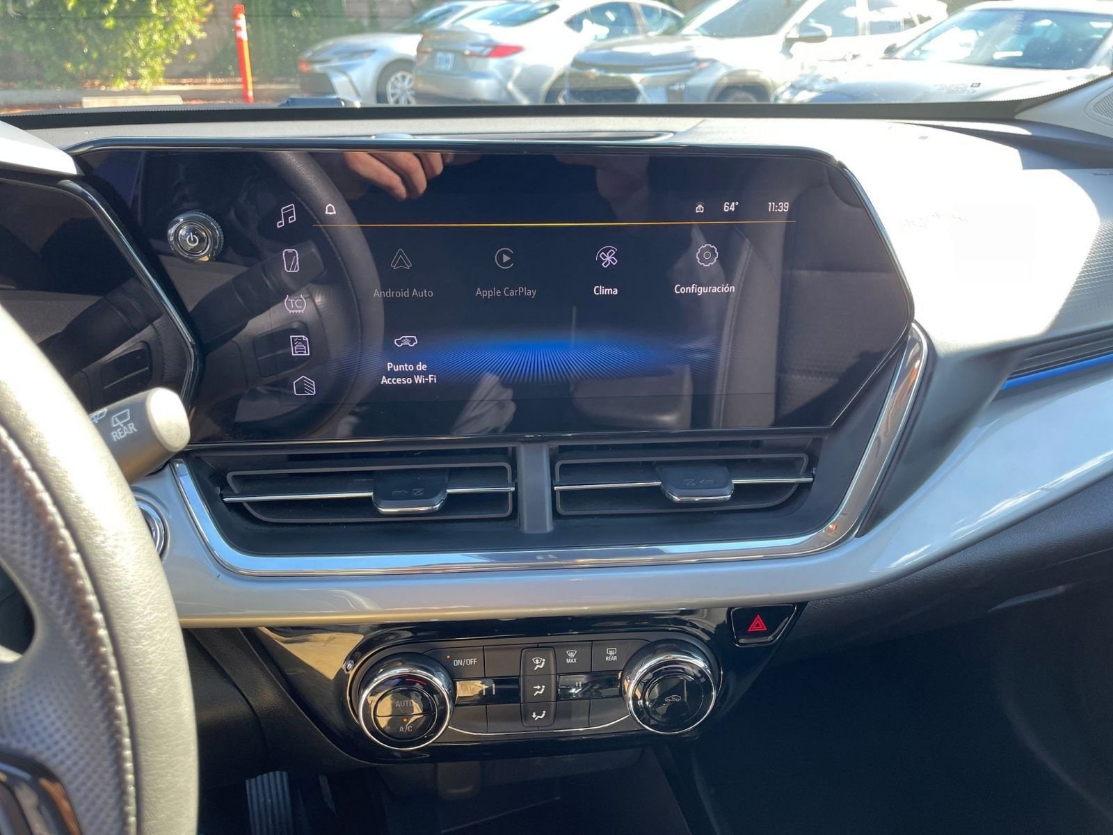 Thumbnail: 2025 Chevrolet Trax - 17