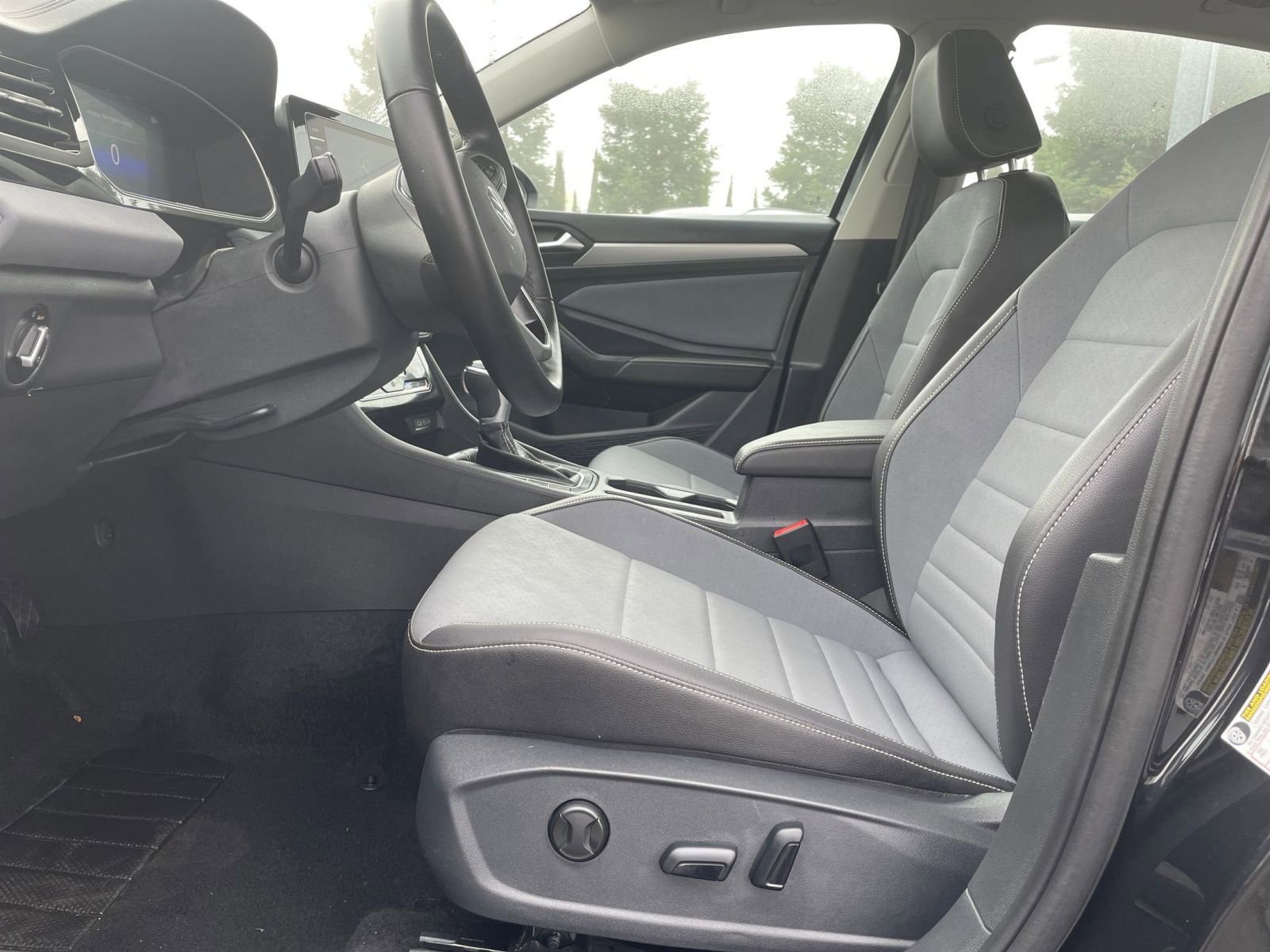 Thumbnail: 2025 Volkswagen Jetta - 21