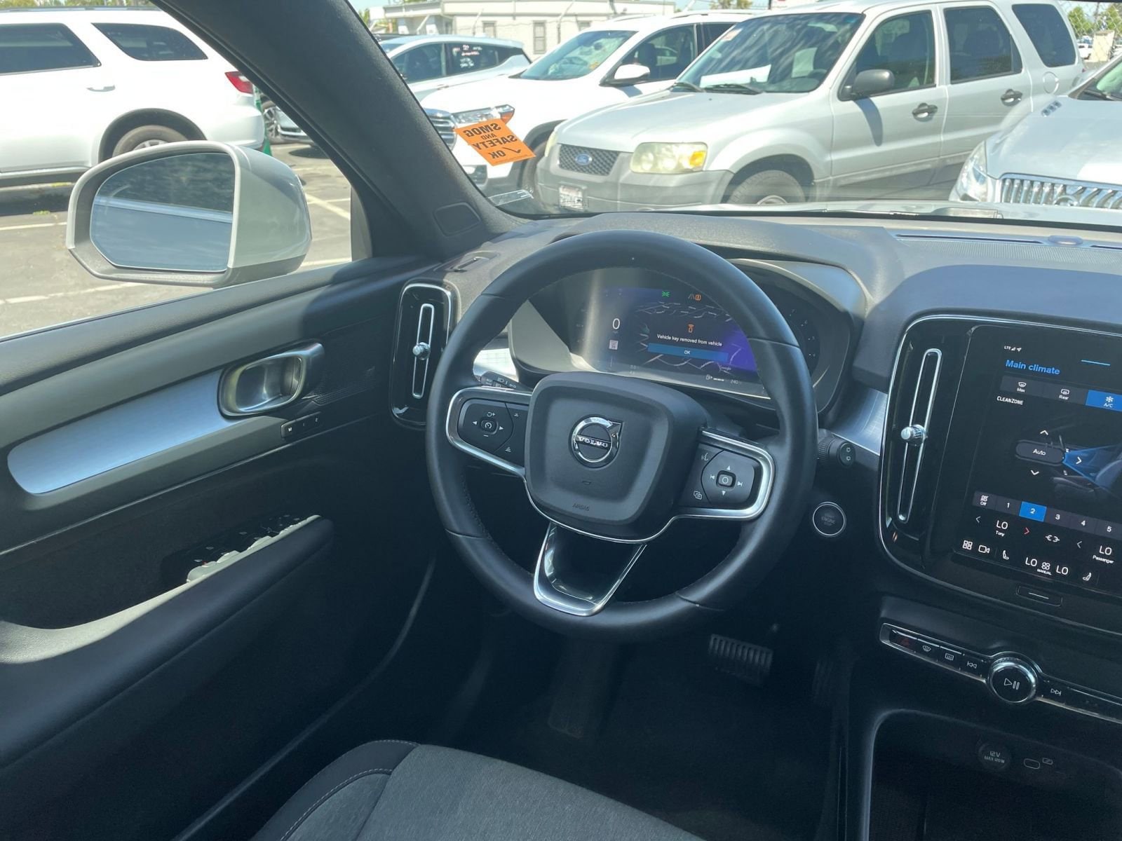 Thumbnail: 2024 Volvo XC40 - 30