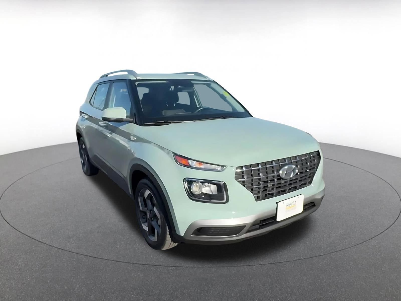 Thumbnail: 2025 Hyundai Venue - 3