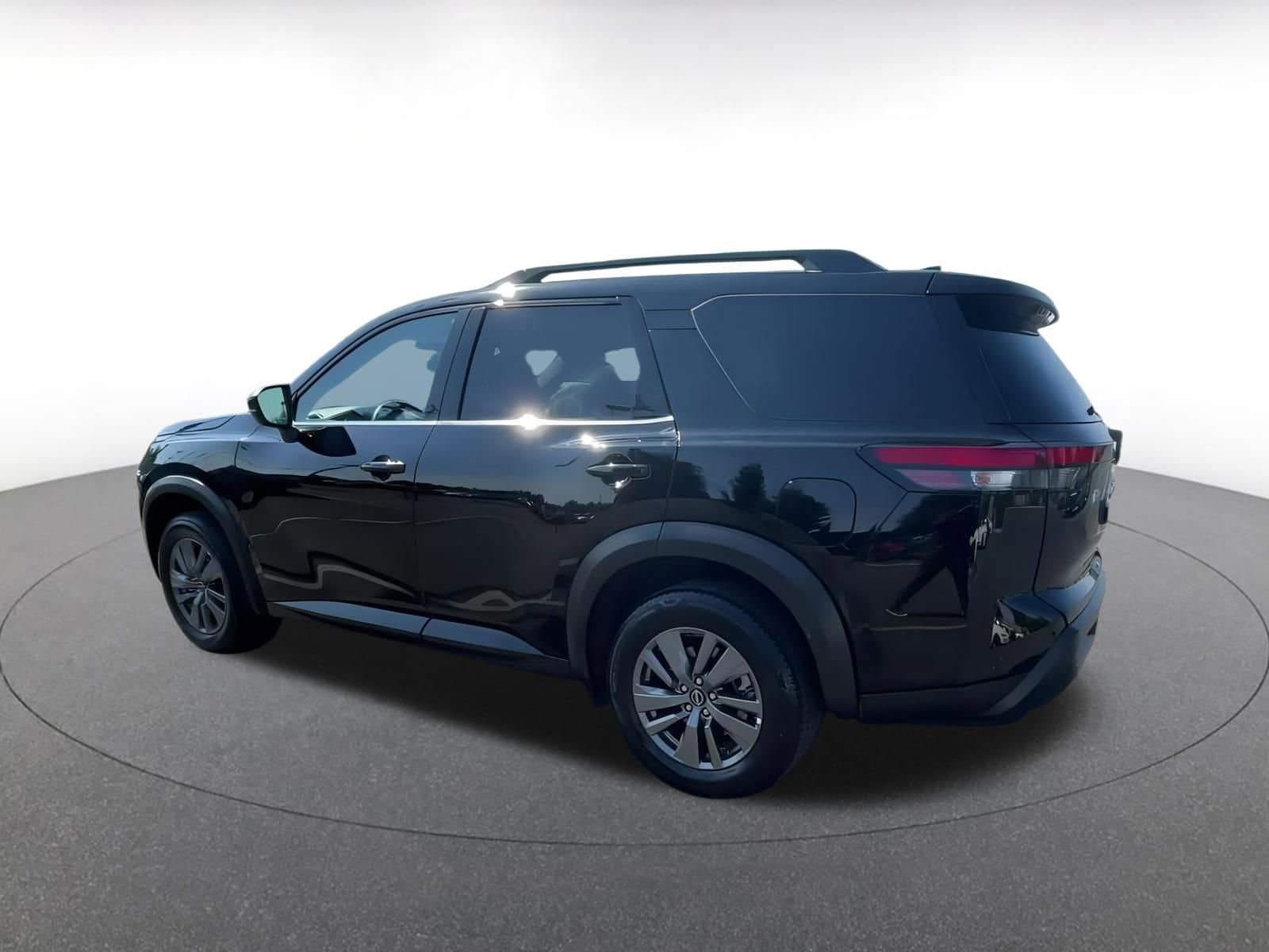 Thumbnail: 2024 Nissan Pathfinder - 10