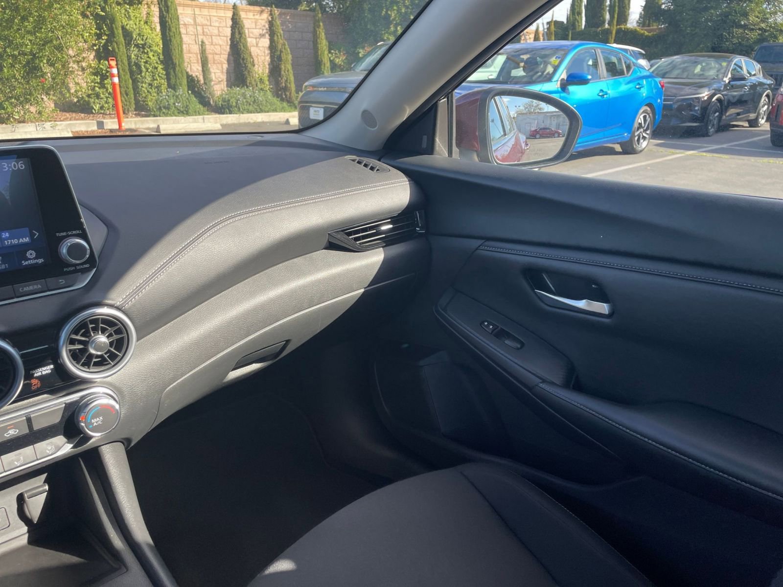 Thumbnail: 2025 Nissan Sentra - 33