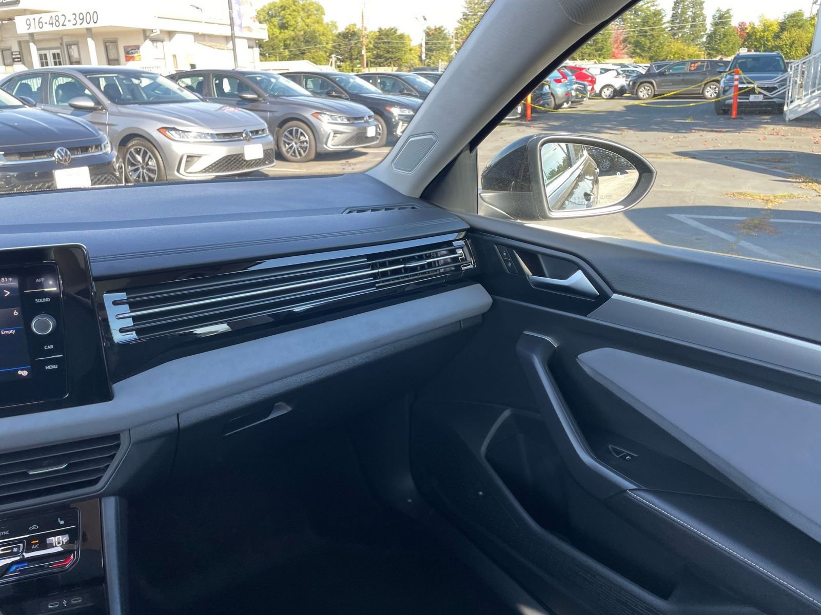 Thumbnail: 2025 Volkswagen Jetta - 35