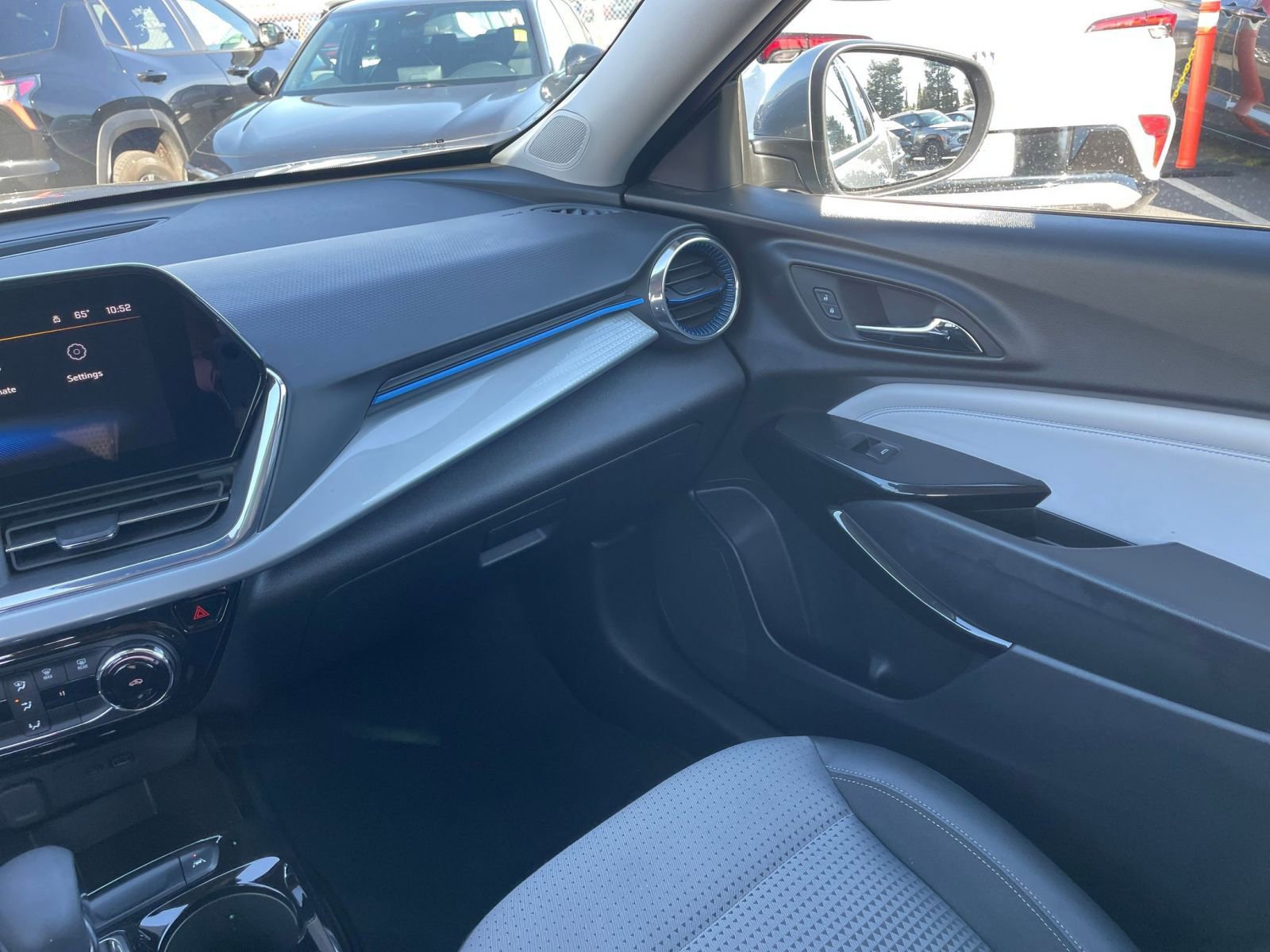 Thumbnail: 2025 Chevrolet Trax - 34