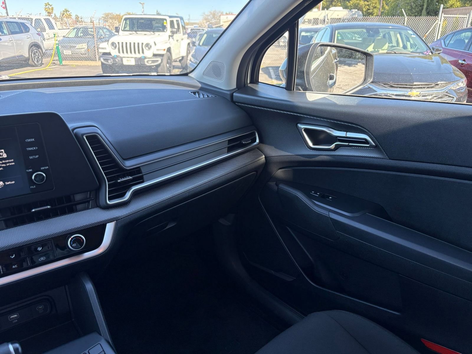 Thumbnail: 2025 Kia Sportage - 34